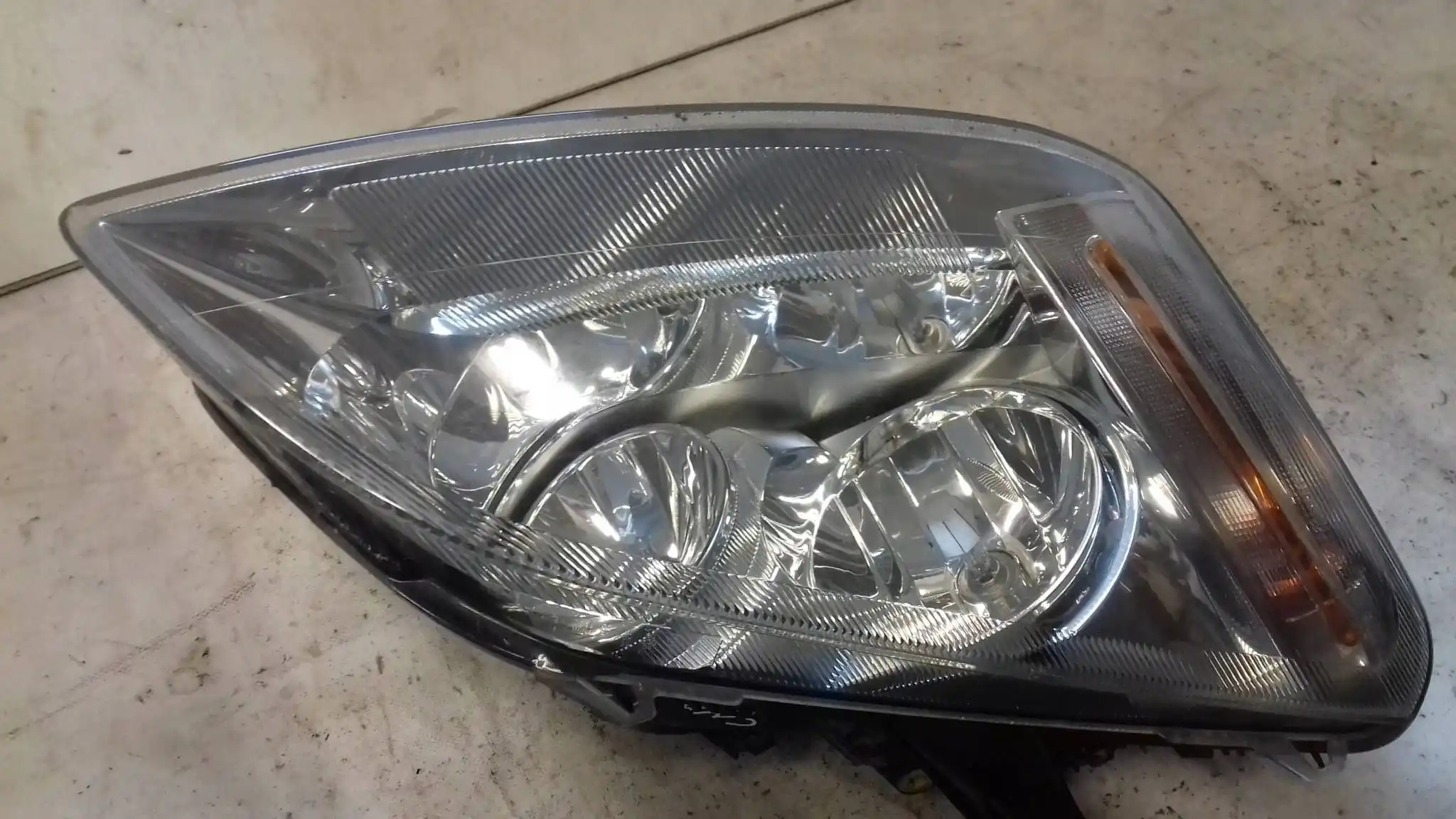 LAMPA PRAWY PRZÓD PRZEDNIA FORD C-MAX MK1 03-06