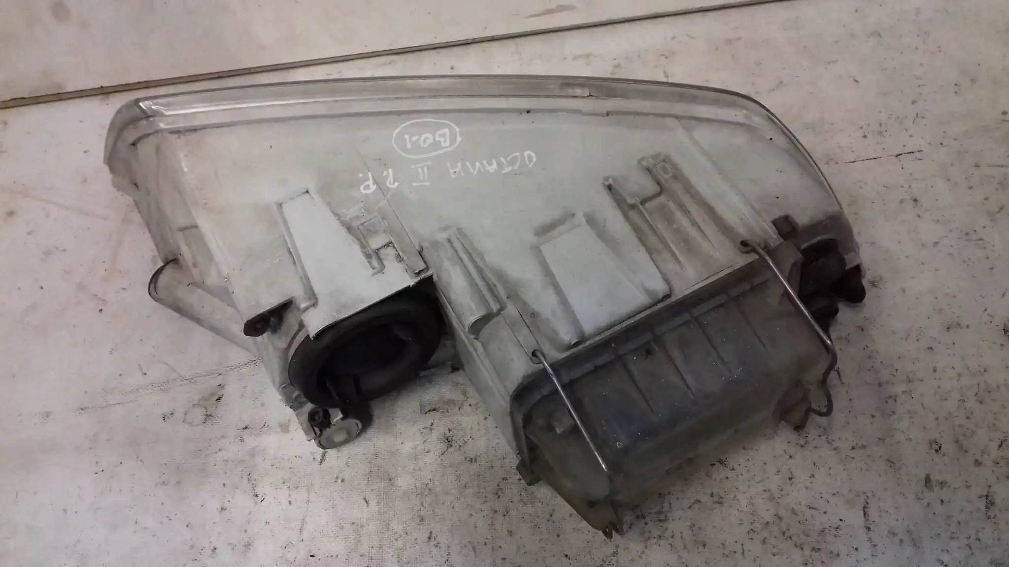 LAMPA PRAWY PRZÓD PRZEDNIA SKODA OCTAVIA II 04-08