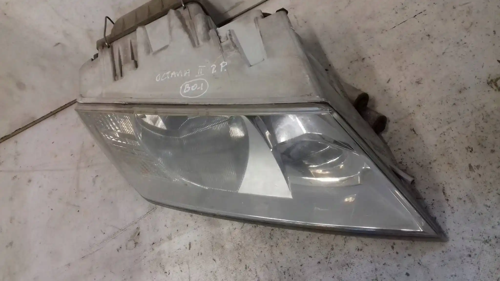 LAMPA PRAWY PRZÓD PRZEDNIA SKODA OCTAVIA II 04-08