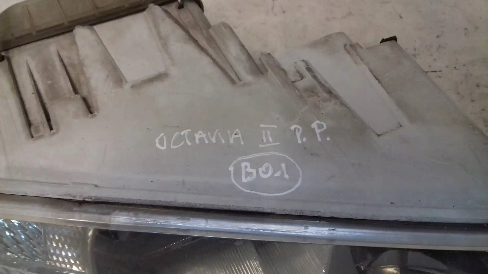 LAMPA PRAWY PRZÓD PRZEDNIA SKODA OCTAVIA II 04-08