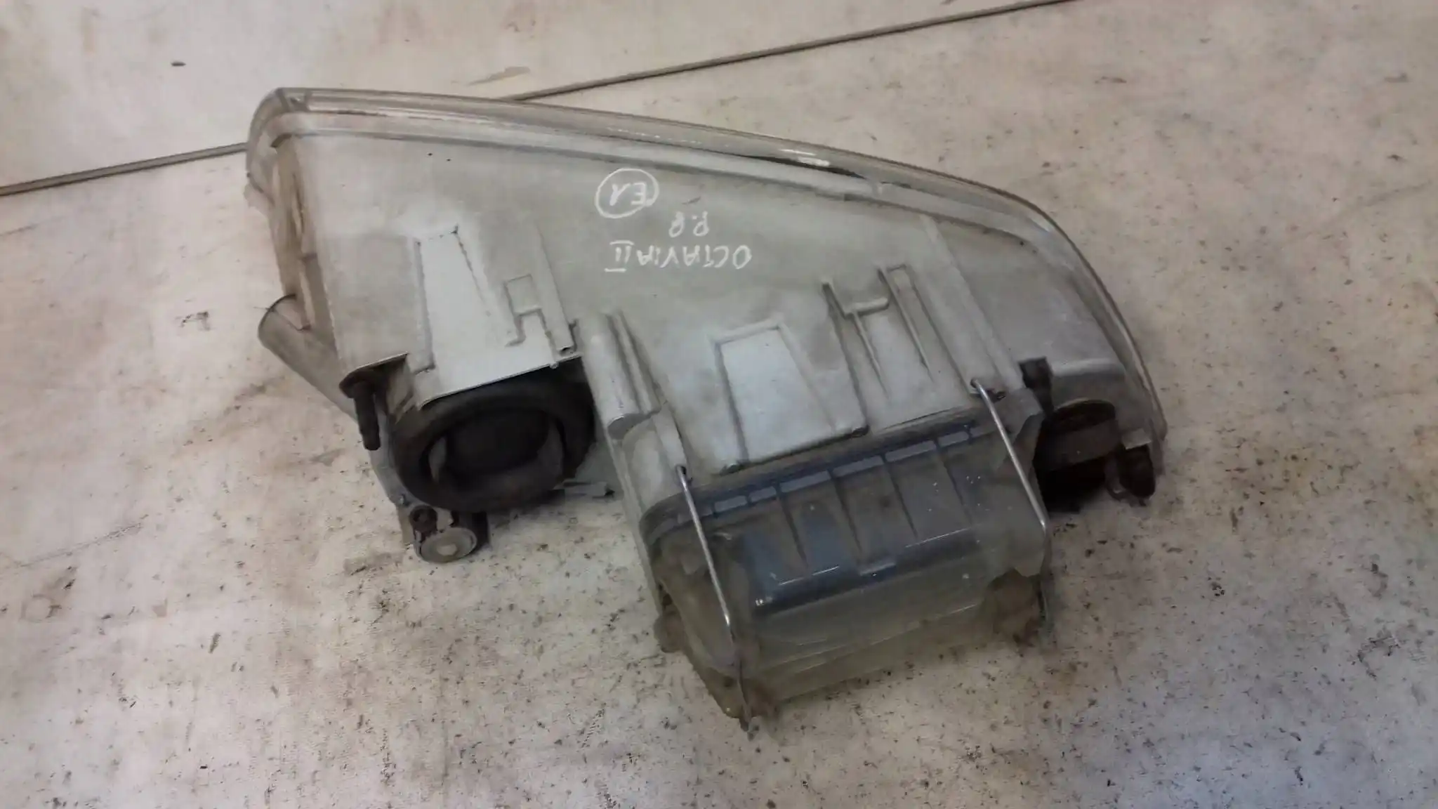 LAMPA PRAWY PRZÓD PRZEDNIA SKODA OCTAVIA II 04-08