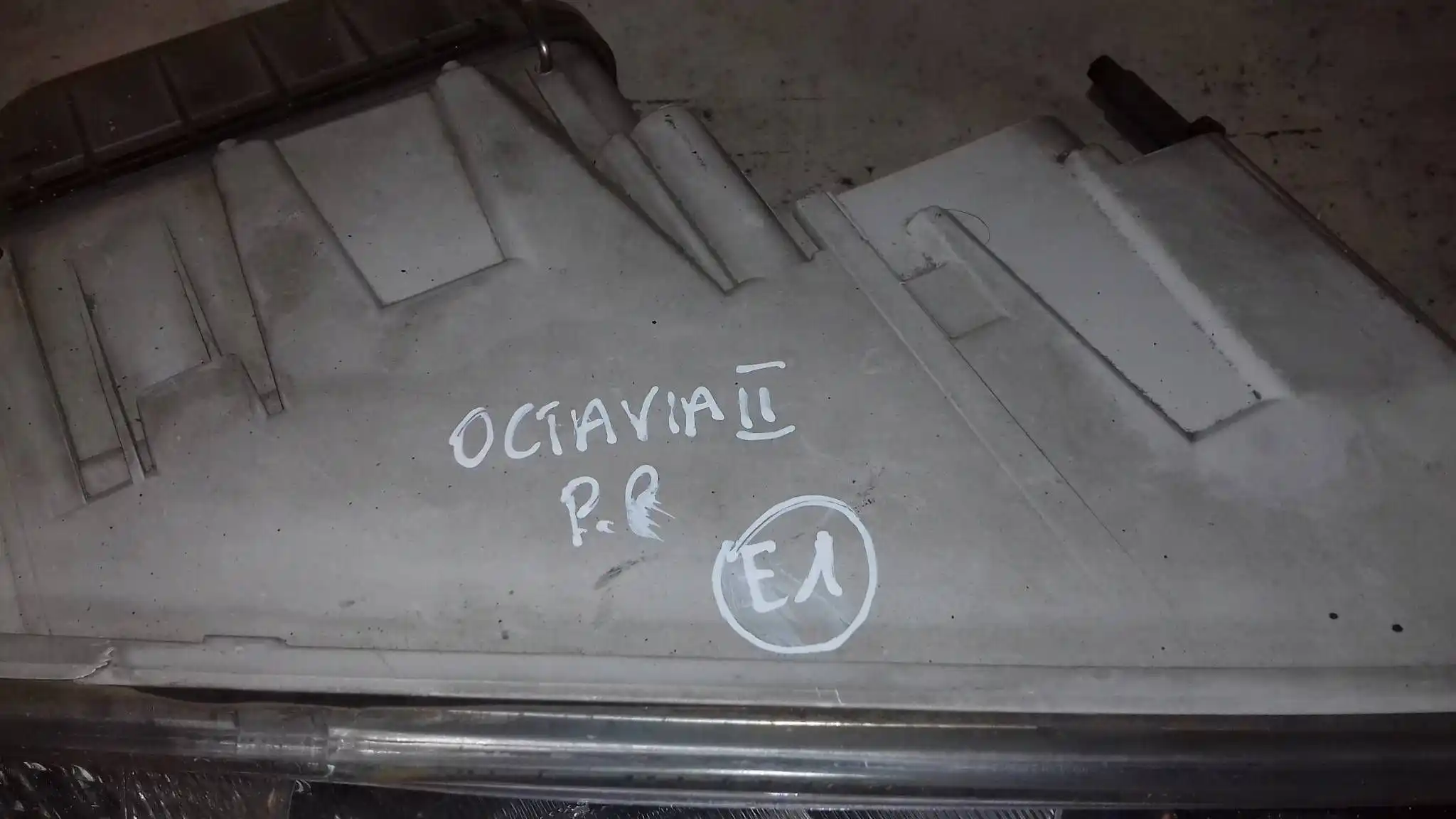 LAMPA PRAWY PRZÓD PRZEDNIA SKODA OCTAVIA II 04-08