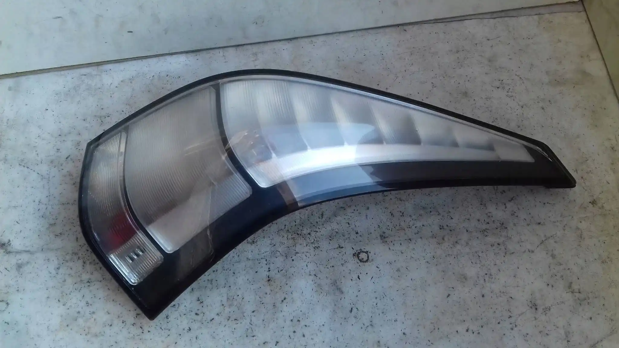 LAMPA PRAWY TYŁ TYLNA SAAB 9-3 93 II KOMBI 02-