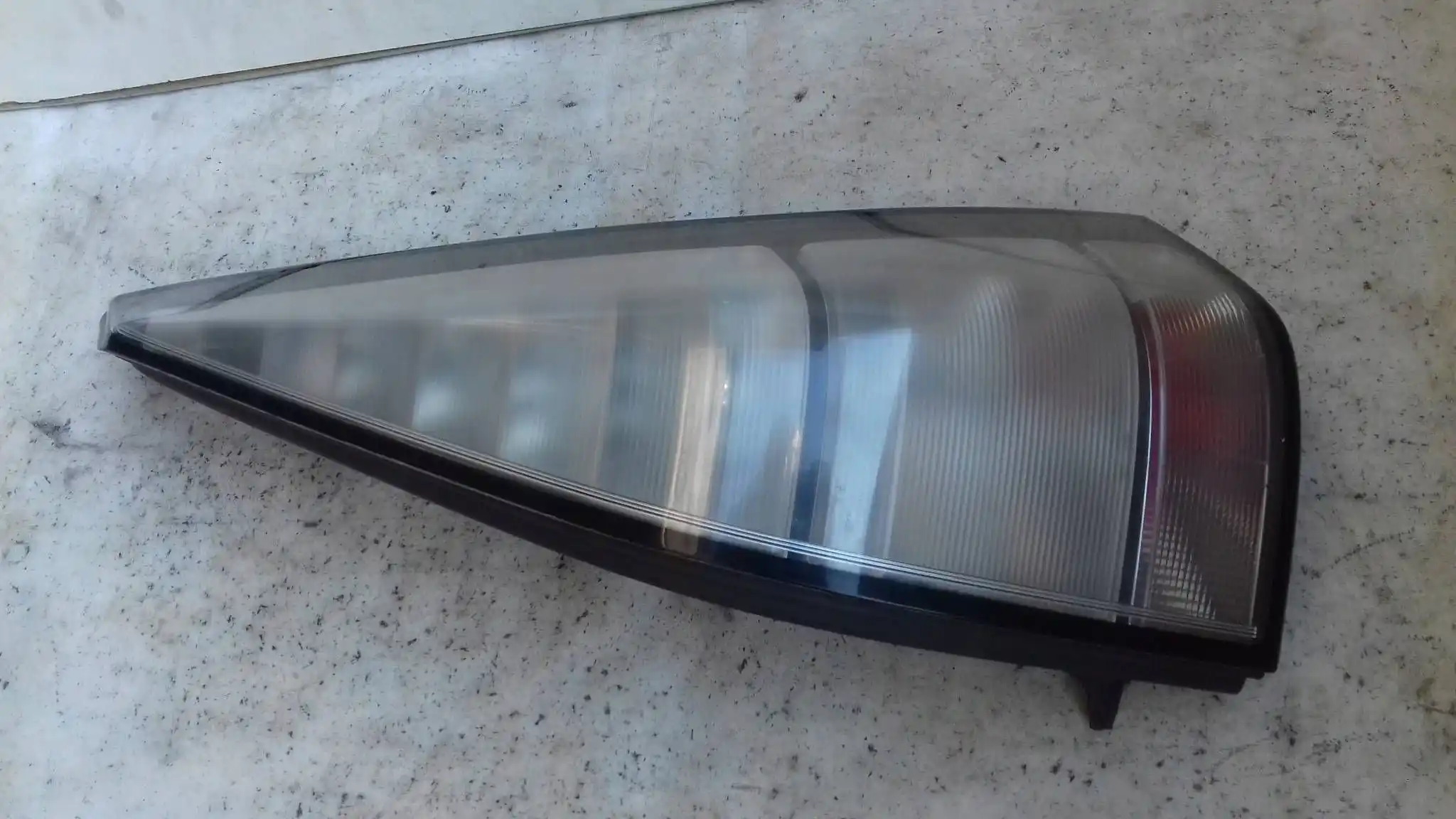 LAMPA PRAWY TYŁ TYLNA SAAB 9-3 93 II KOMBI 02-