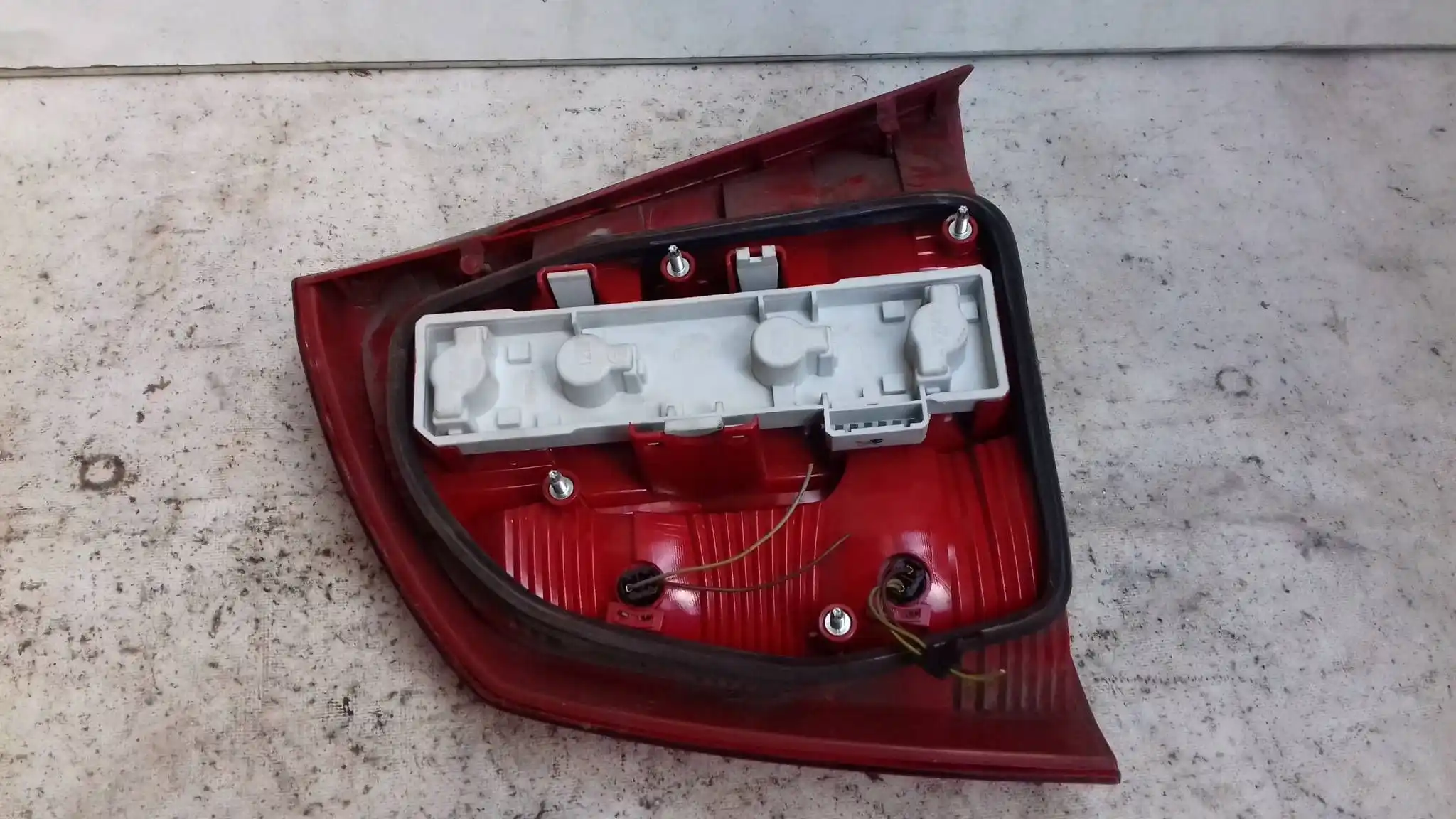 LAMPA PRAWY TYŁ TYLNA 1Z5945096A SKODA OCATVIA II HB 04-