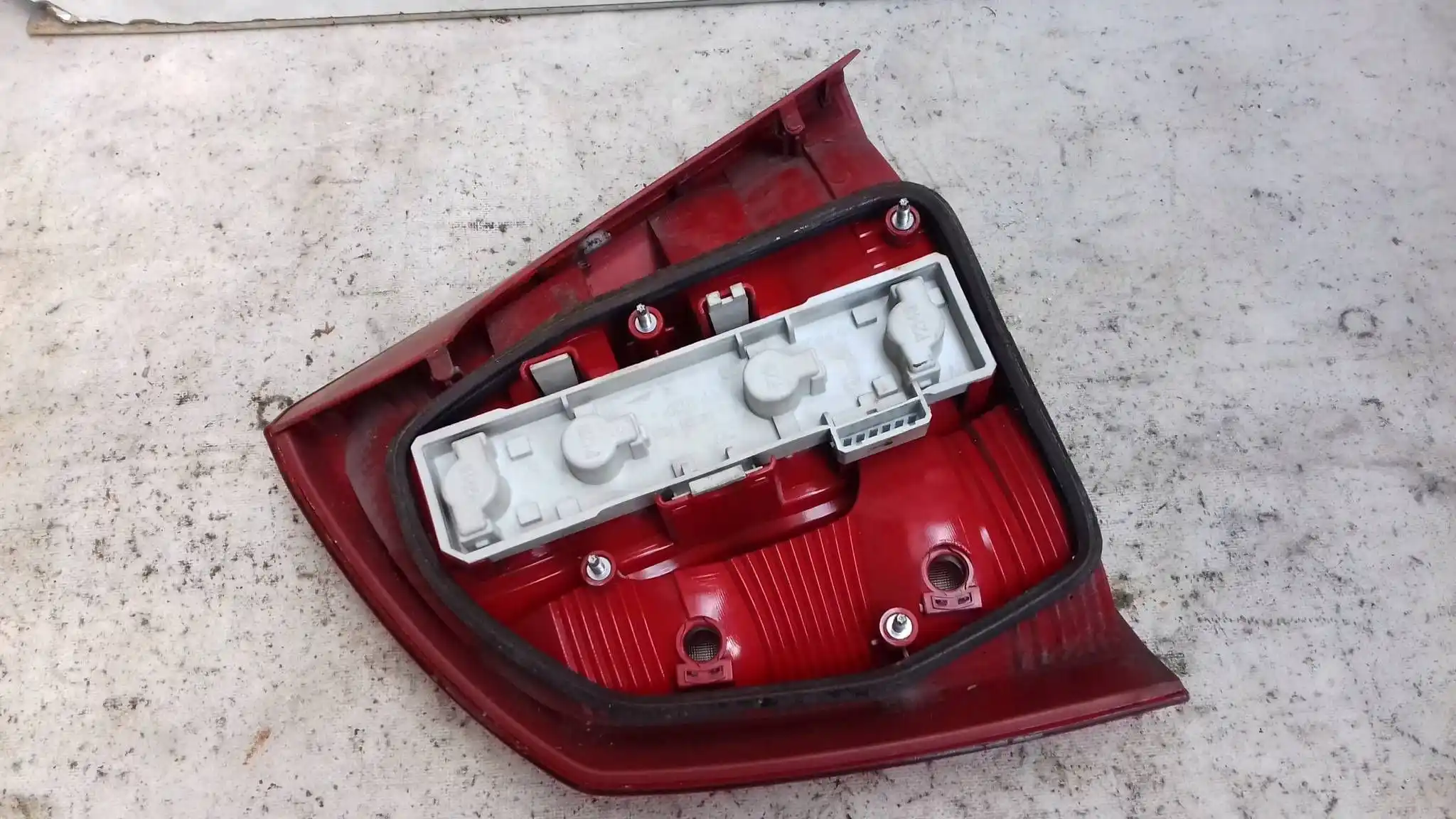LAMPA PRAWY TYŁ TYLNA 1Z5945096A SKODA OCATVIA II HB 04-