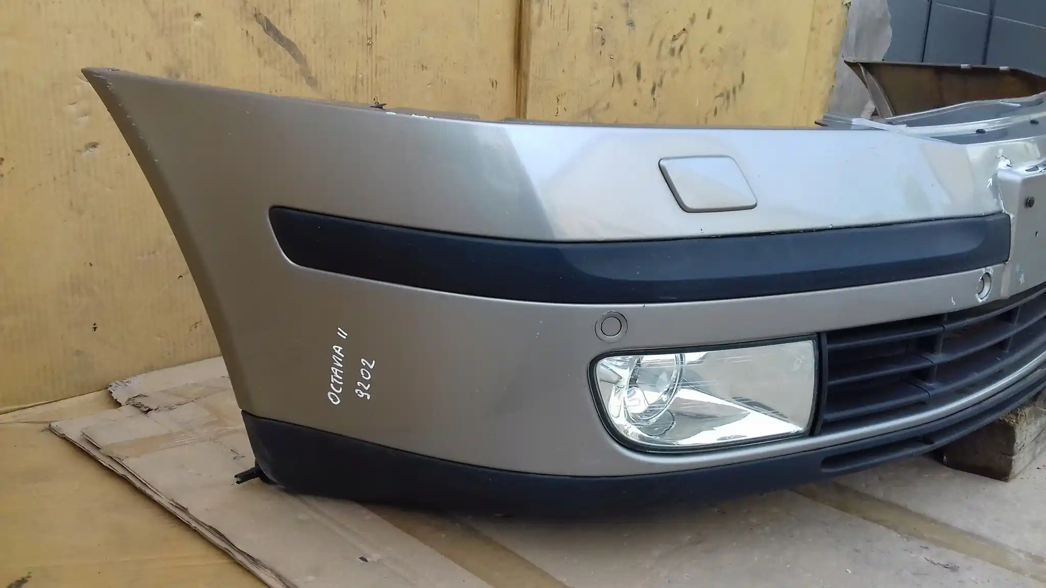 ZDERZAK PRZÓD PRZEDNI 1Z0807221 SKODA OCTAVIA II 04-08 LAK. 9202