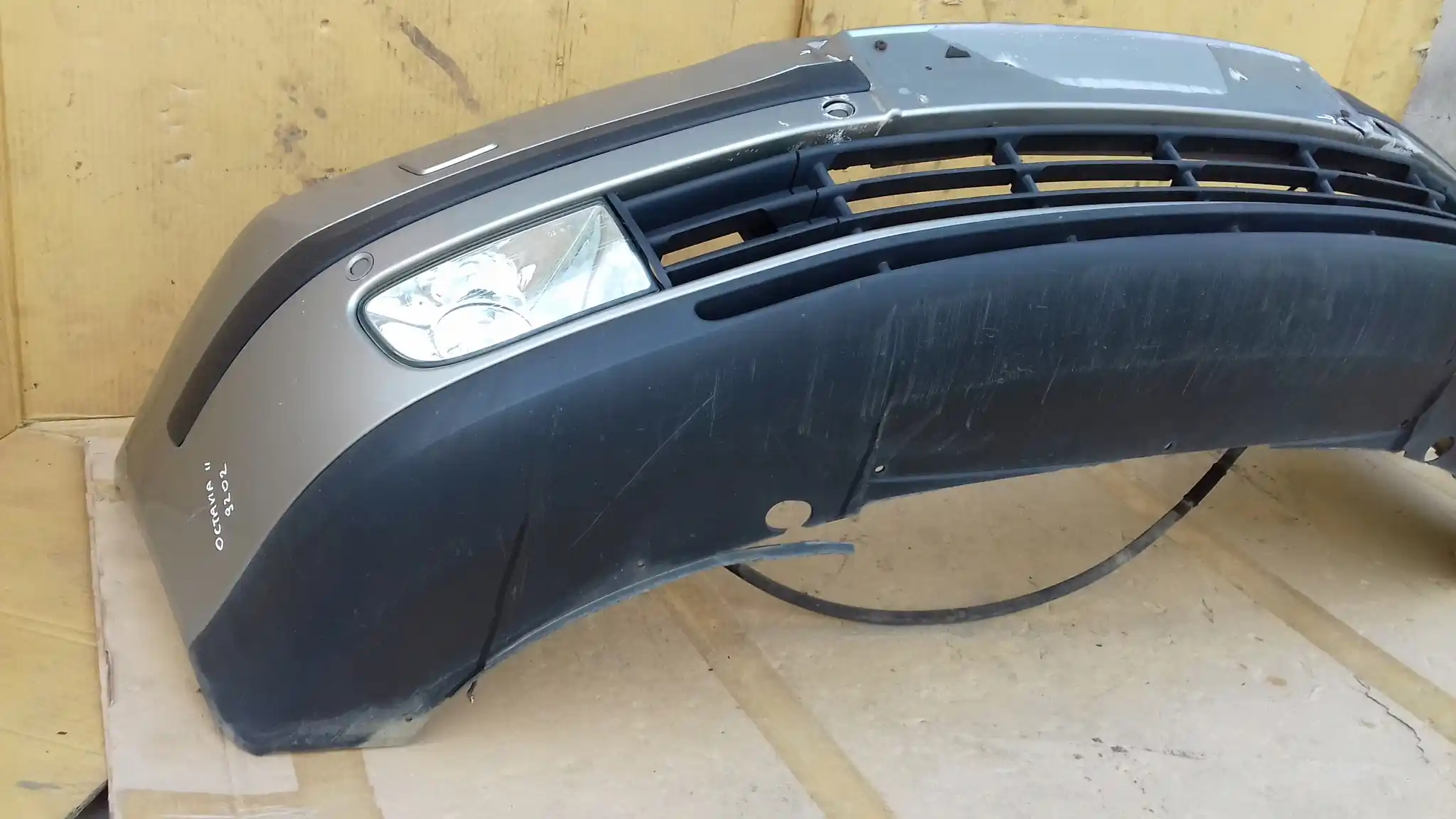 ZDERZAK PRZÓD PRZEDNI 1Z0807221 SKODA OCTAVIA II 04-08 LAK. 9202