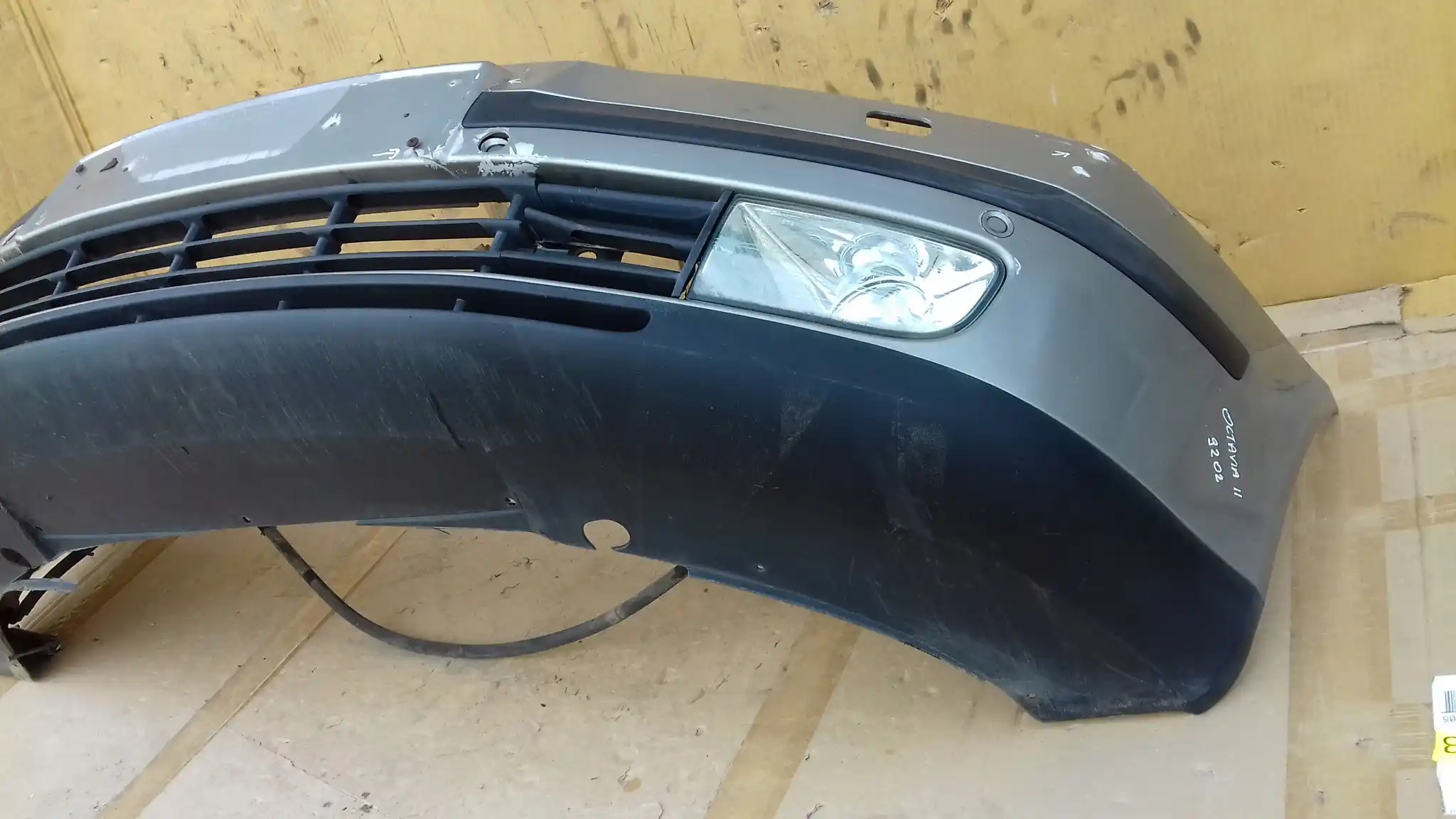 ZDERZAK PRZÓD PRZEDNI 1Z0807221 SKODA OCTAVIA II 04-08 LAK. 9202