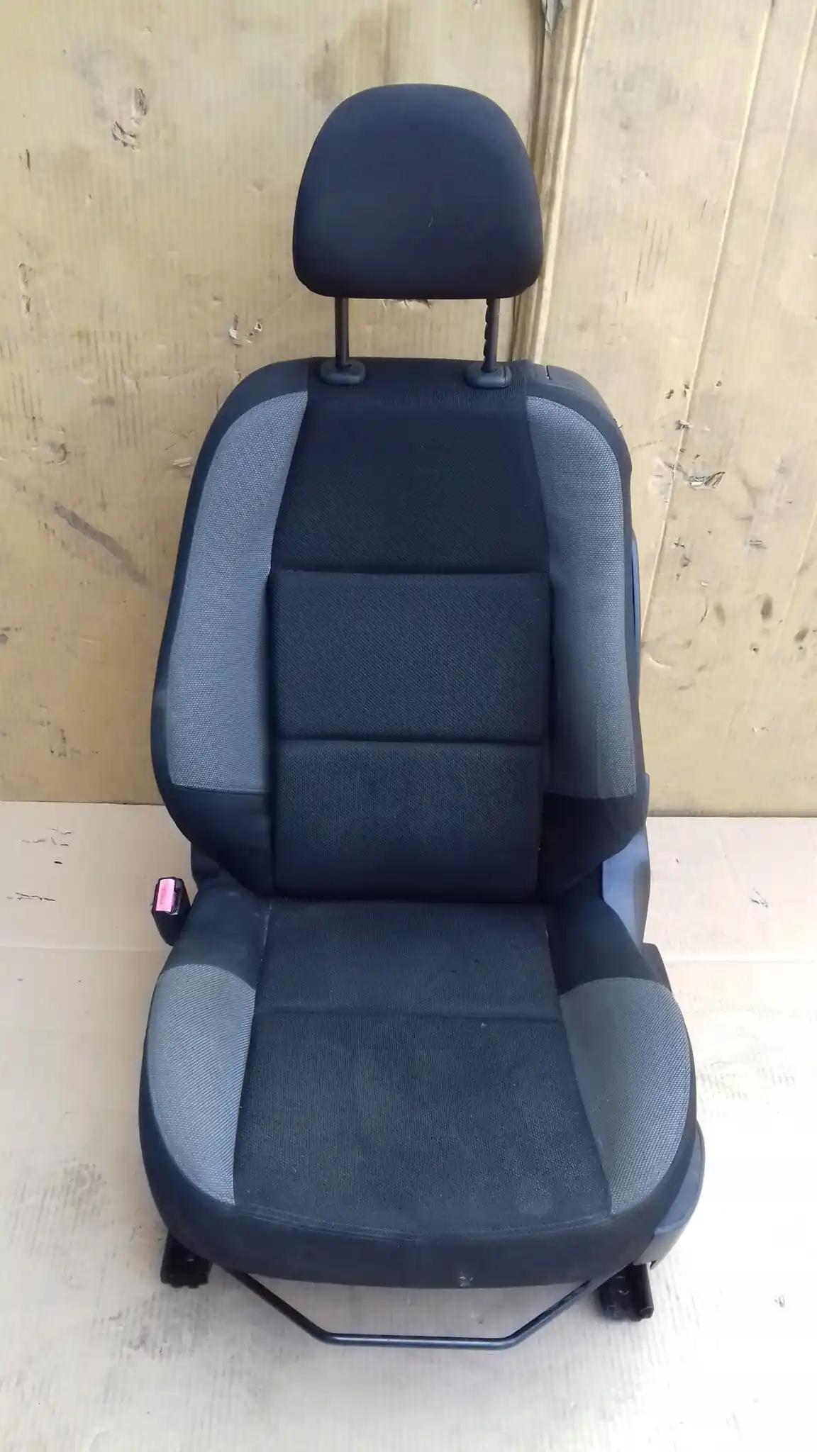 FOTEL LEWY PRZÓD PRZEDNI PEUGEOT 207 HB 3D 06-