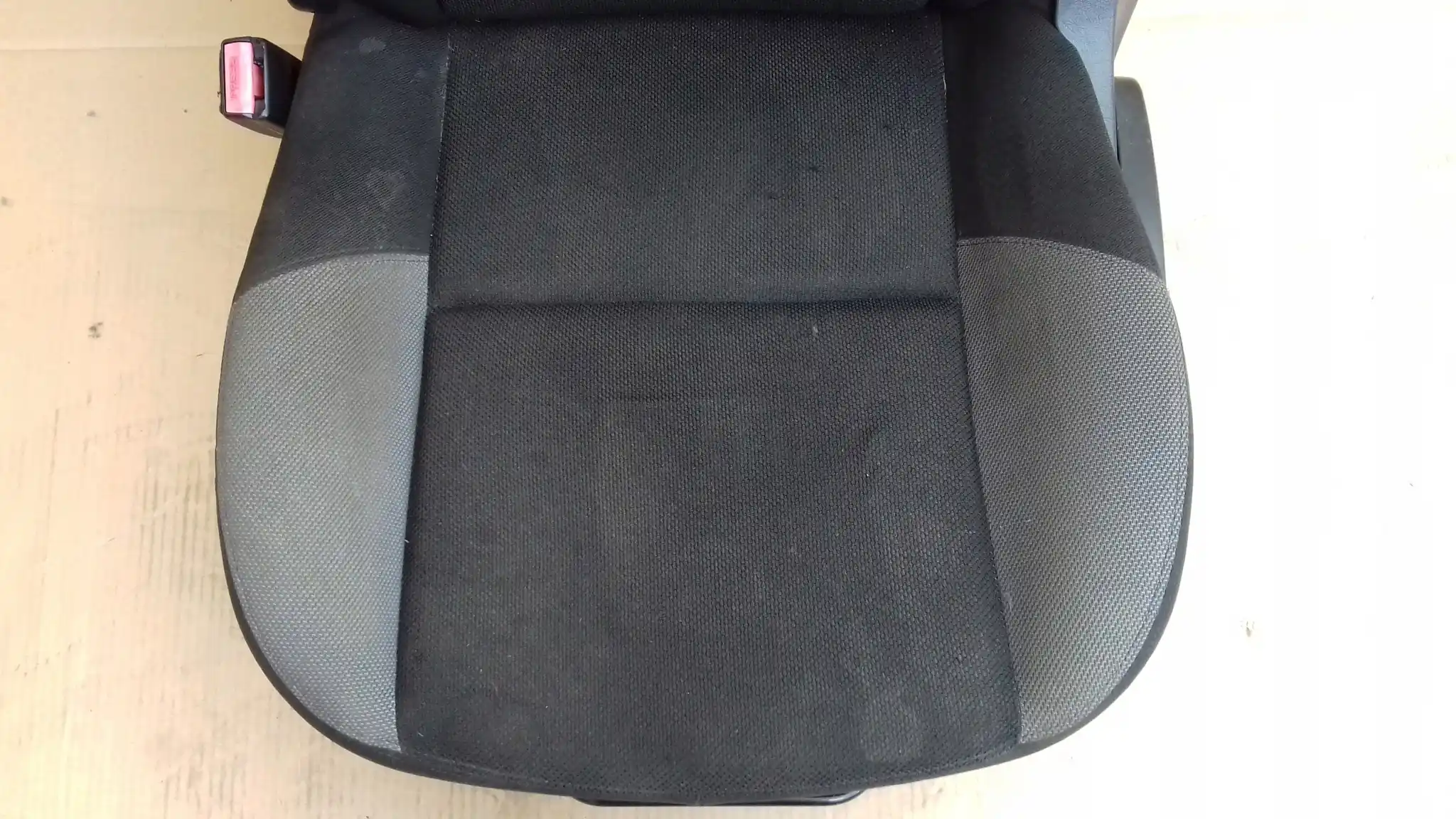 FOTEL LEWY PRZÓD PRZEDNI PEUGEOT 207 HB 3D 06-