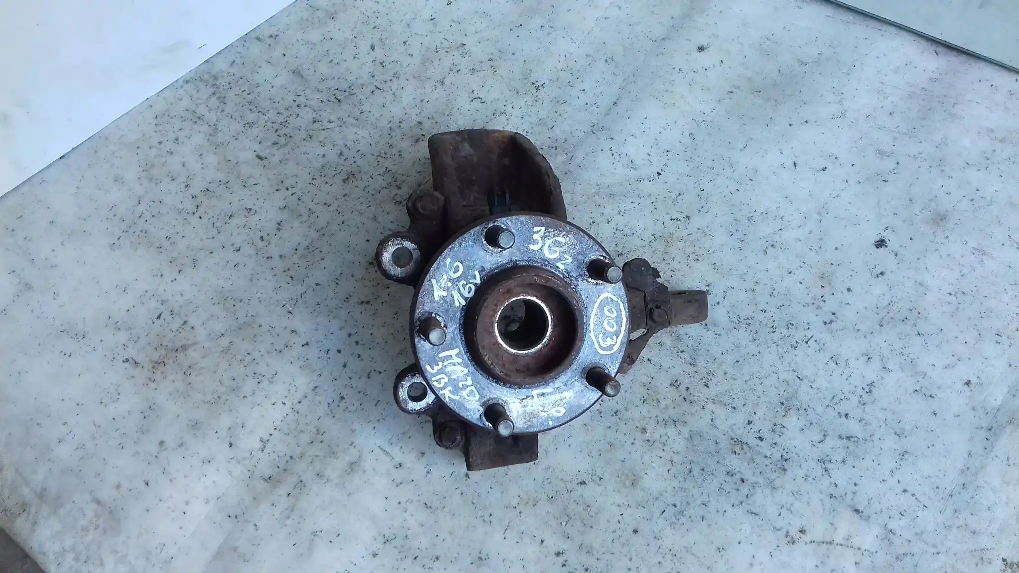 ZWROTNICA PIASTA LEWY PRZÓD PRZEDNIA 36Z MAZDA 3 BK 1.6 16V 03-