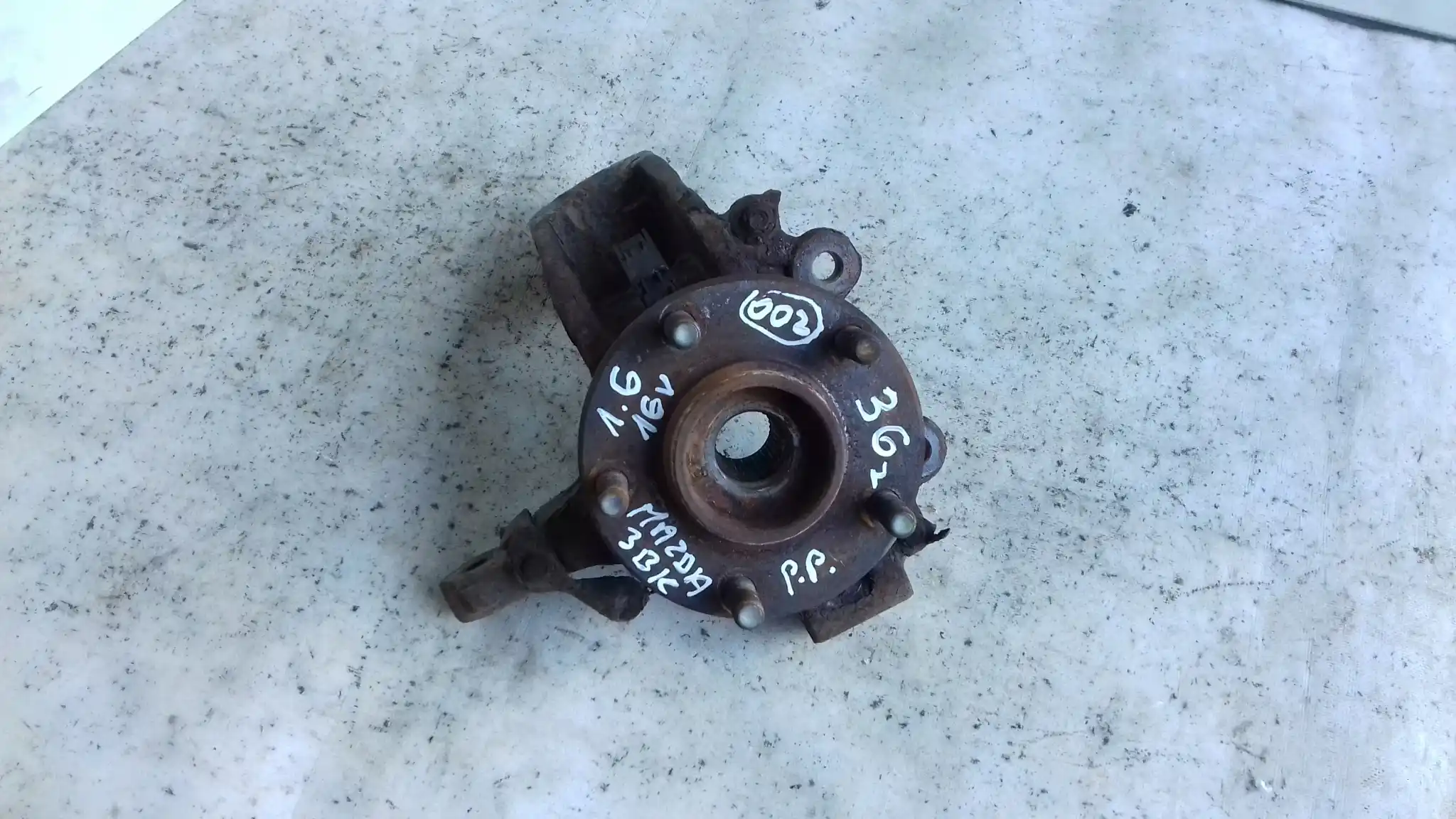 ZWROTNICA PIASTA PRAWY PRZÓD PRZEDNIA 36Z MAZDA 3 BK 1.6 16V 03-