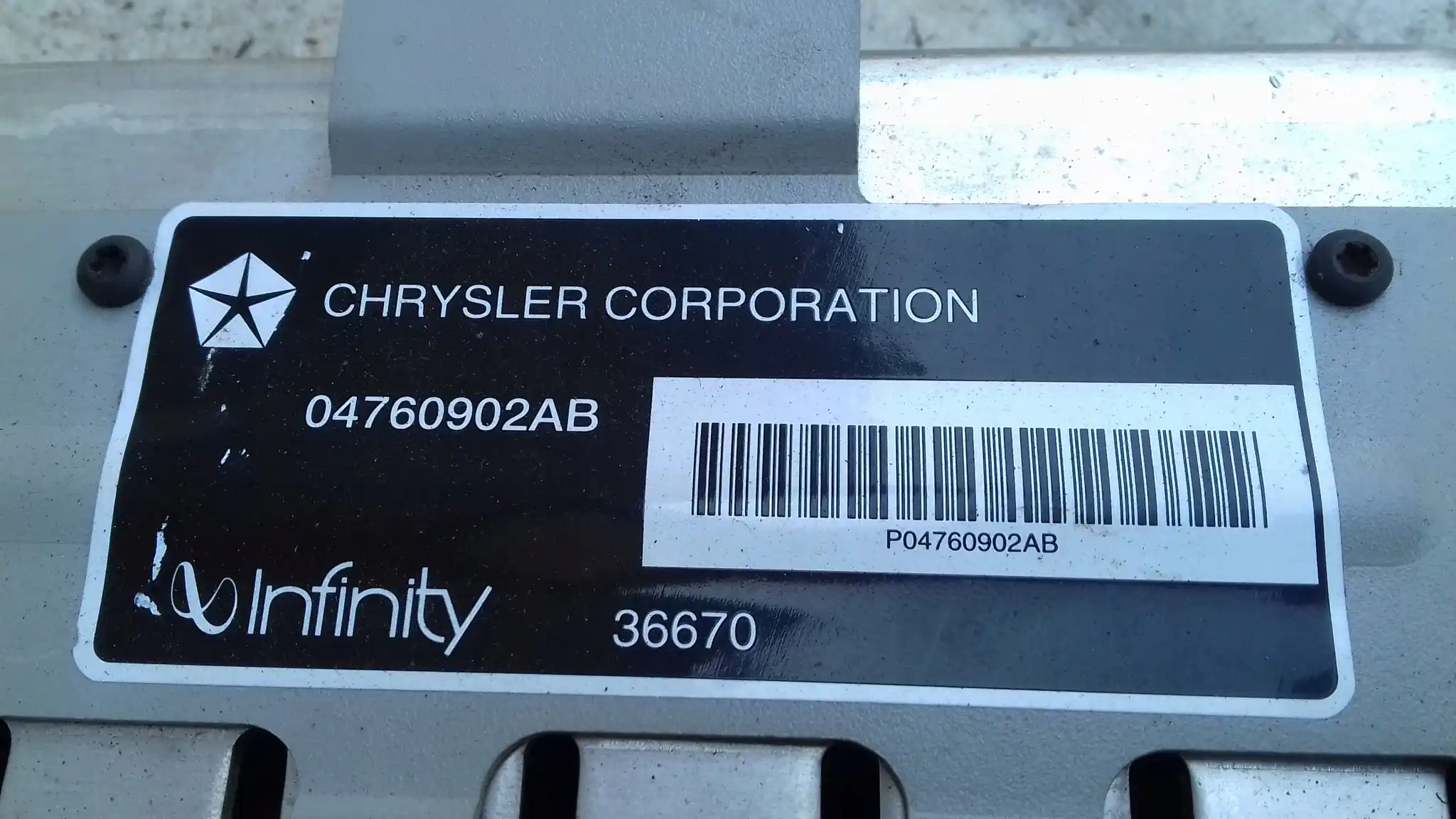 WZMACNIACZ INFINITY 04760902AB CHRYSLER 300M 99-