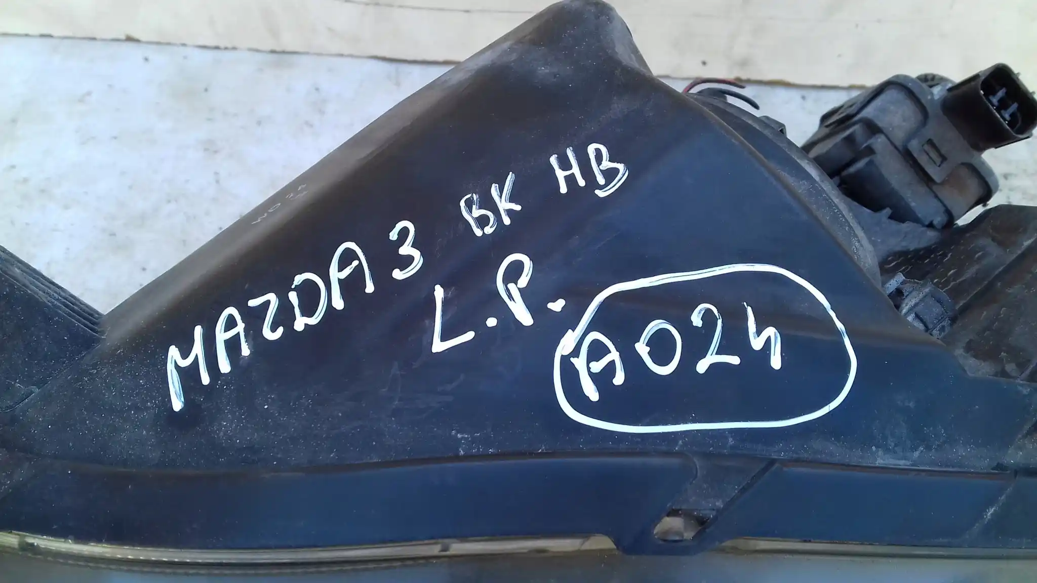 LAMPA LEWY PRZÓD PRZEDNIA MAZDA 3 BK HB 03-