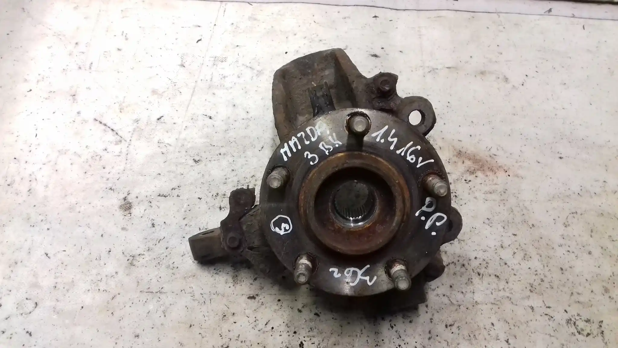 ZWROTNICA PIASTA PRAWY PRZÓD PRZEDNIA 36Z MAZDA 3 BK 1.4 16V 03-