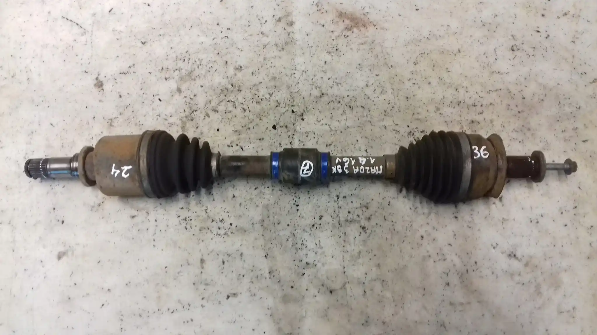 PÓŁOŚ LEWA KRÓTKA 36/24 FG0125600 MAZDA 3 BK 1.4 1.6 16V 03-