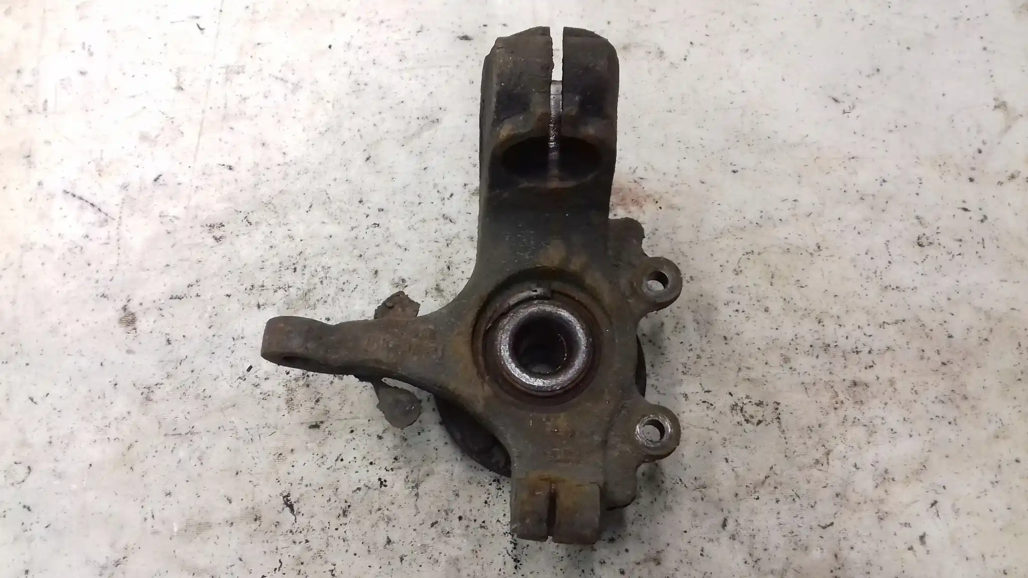 ZWROTNICA PIASTA LEWY PRZÓD PRZEDNIA 36Z MAZDA 3 BK 1.4 16V 03-