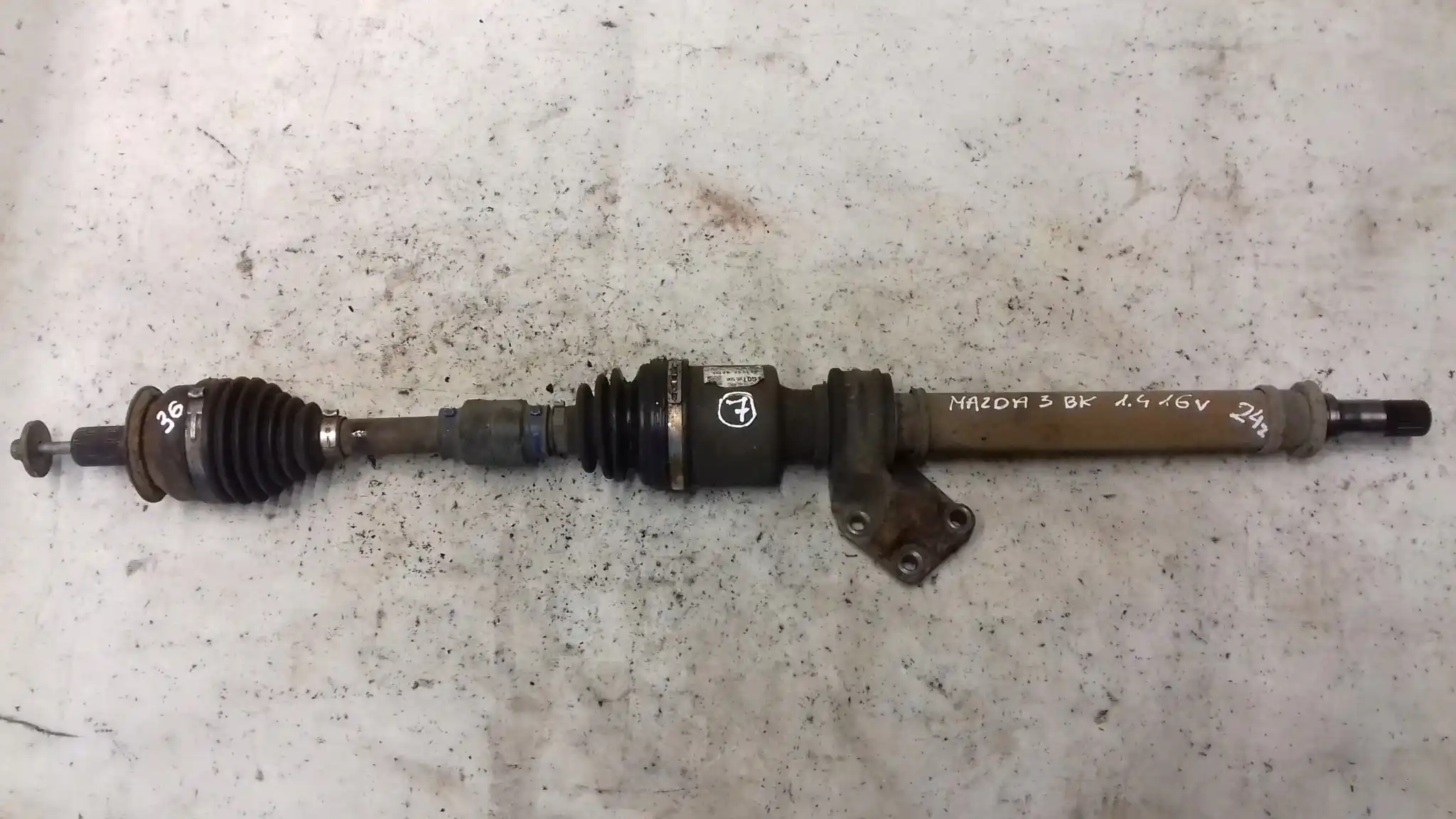 PÓŁOŚ PRAWA DŁUGA 36/24 FG0125500 MAZDA 3 BK 1.4 1.6 16V 03-