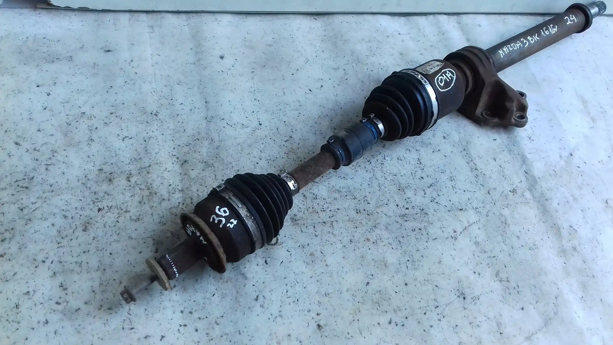 PÓŁOŚ PRAWA DŁUGA 36/24 FG0125500 MAZDA 3 BK 1.4 1.6 16V 03-