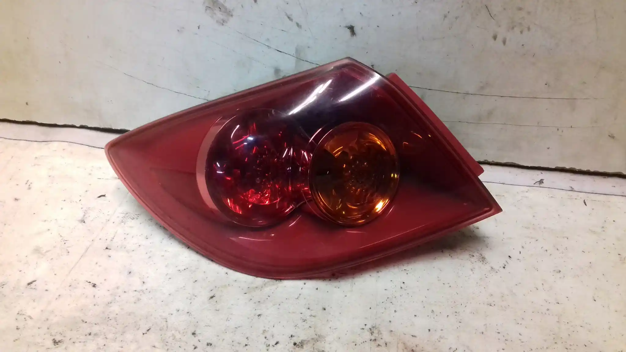 LAMPA LEWY TYŁ TYLNA MAZDA 3 BK HB 03-