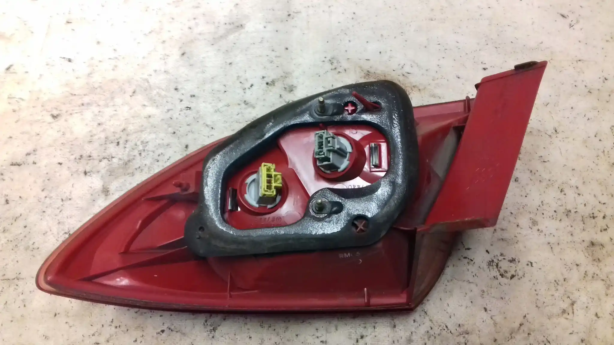 LAMPA LEWY TYŁ TYLNA MAZDA 3 BK HB 03-