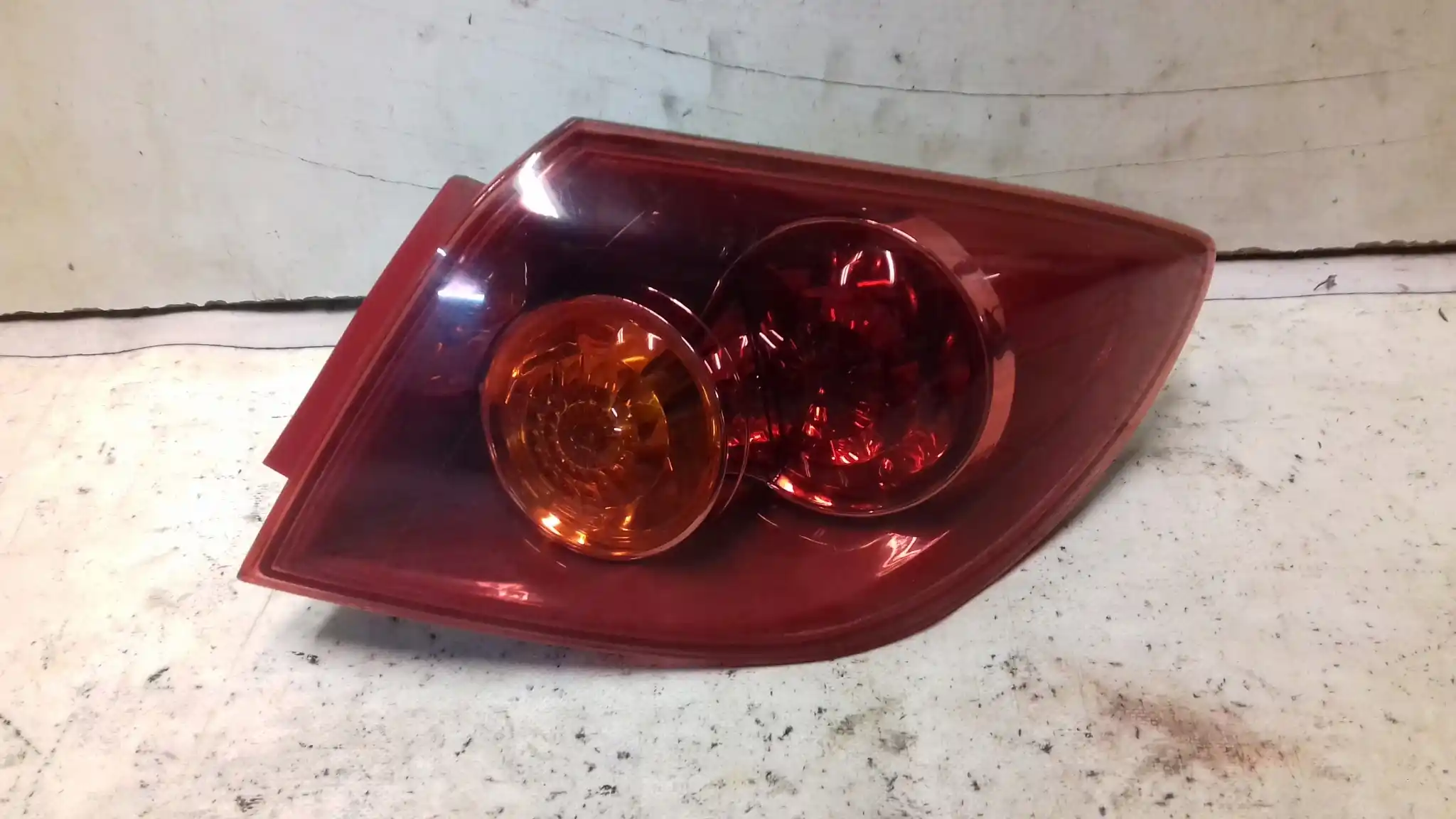 LAMPA PRAWY TYŁ TYLNA MAZDA 3 BK HB 03-