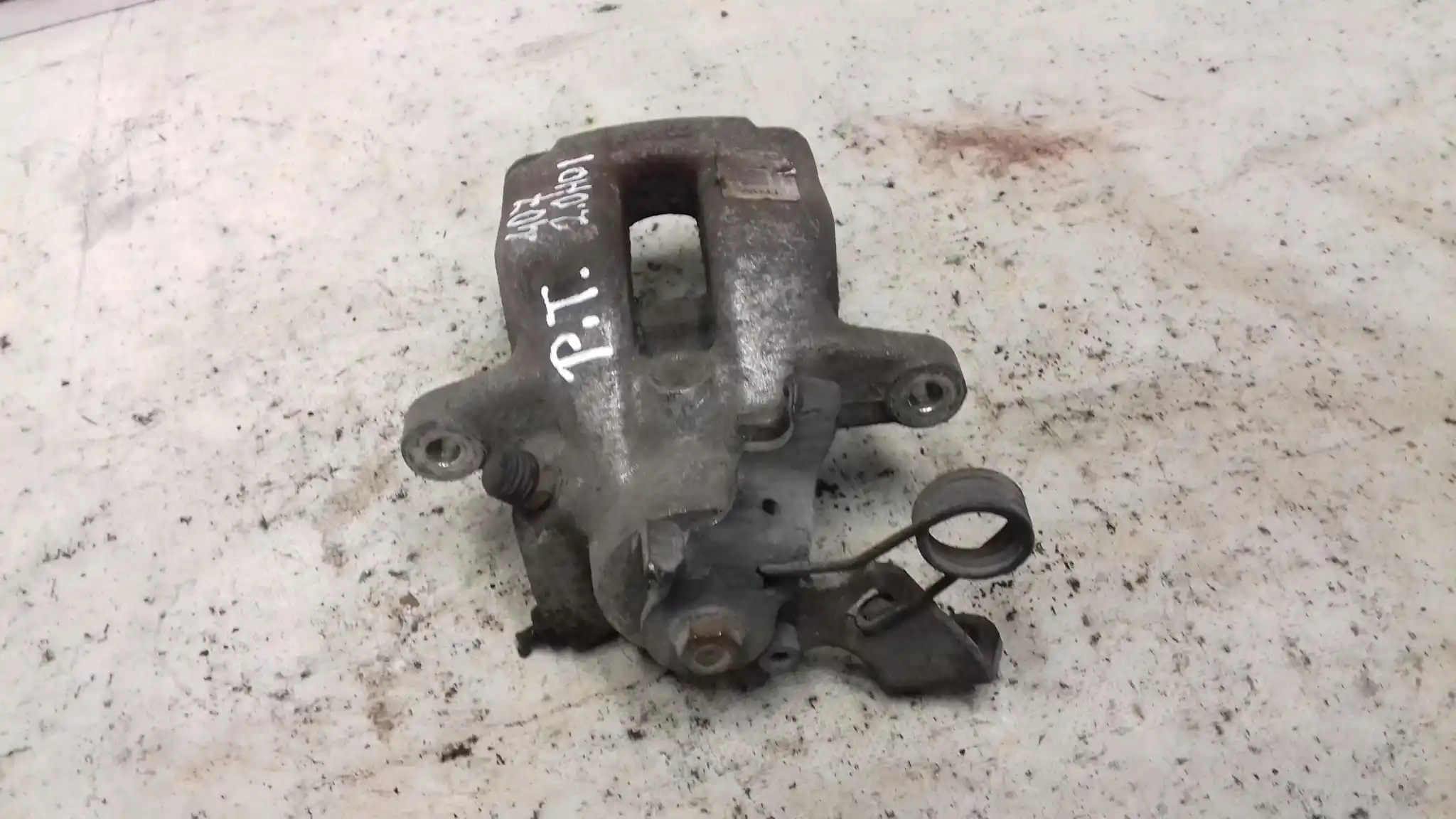 ZACISK HAMULCOWY PRAWY TYŁ PEUGEOT 407 2.0 HDI 04-
