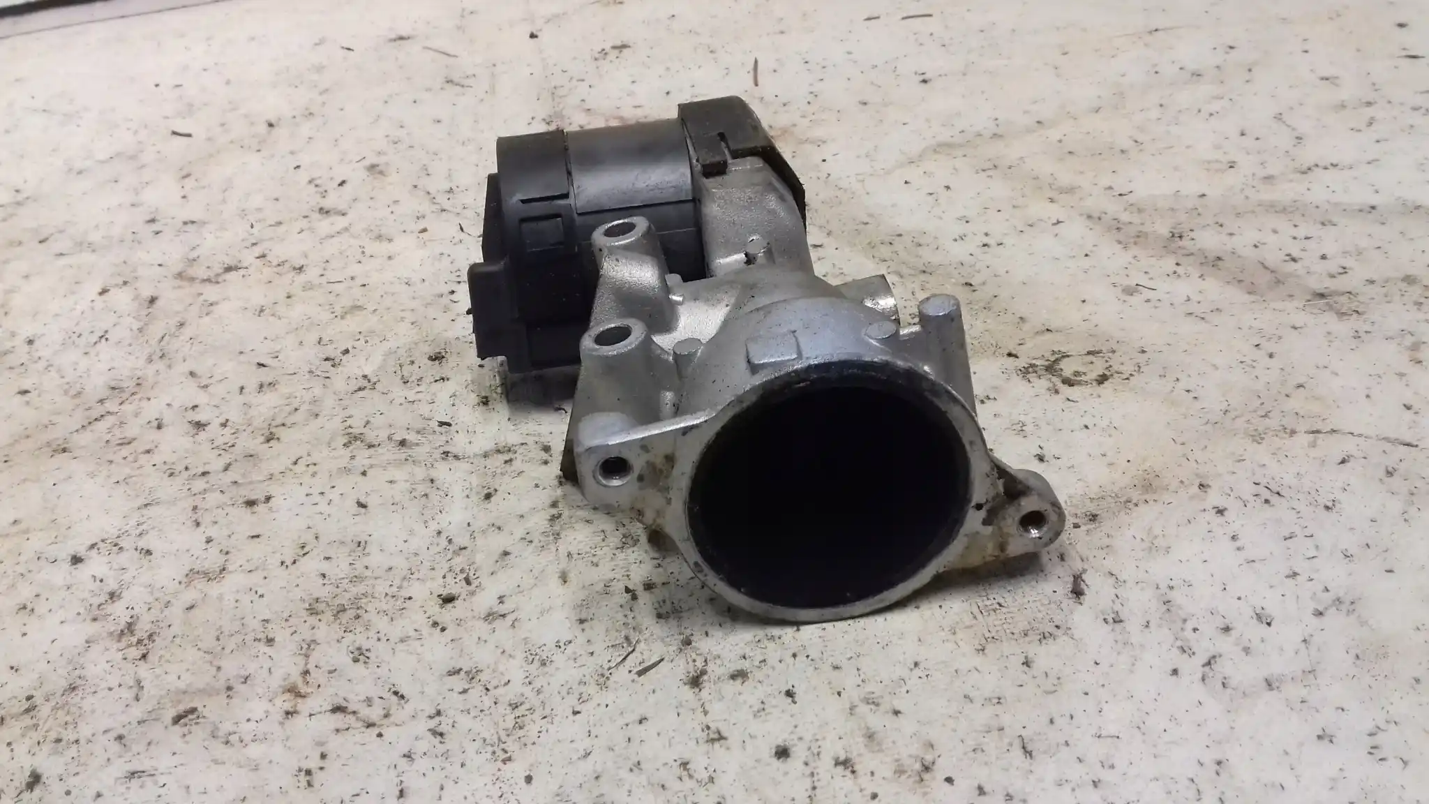 ZAWÓR EGR CHŁODNICA SPALIN PEUGEOT 407 2.0 HDI 04- CITROEN PSA