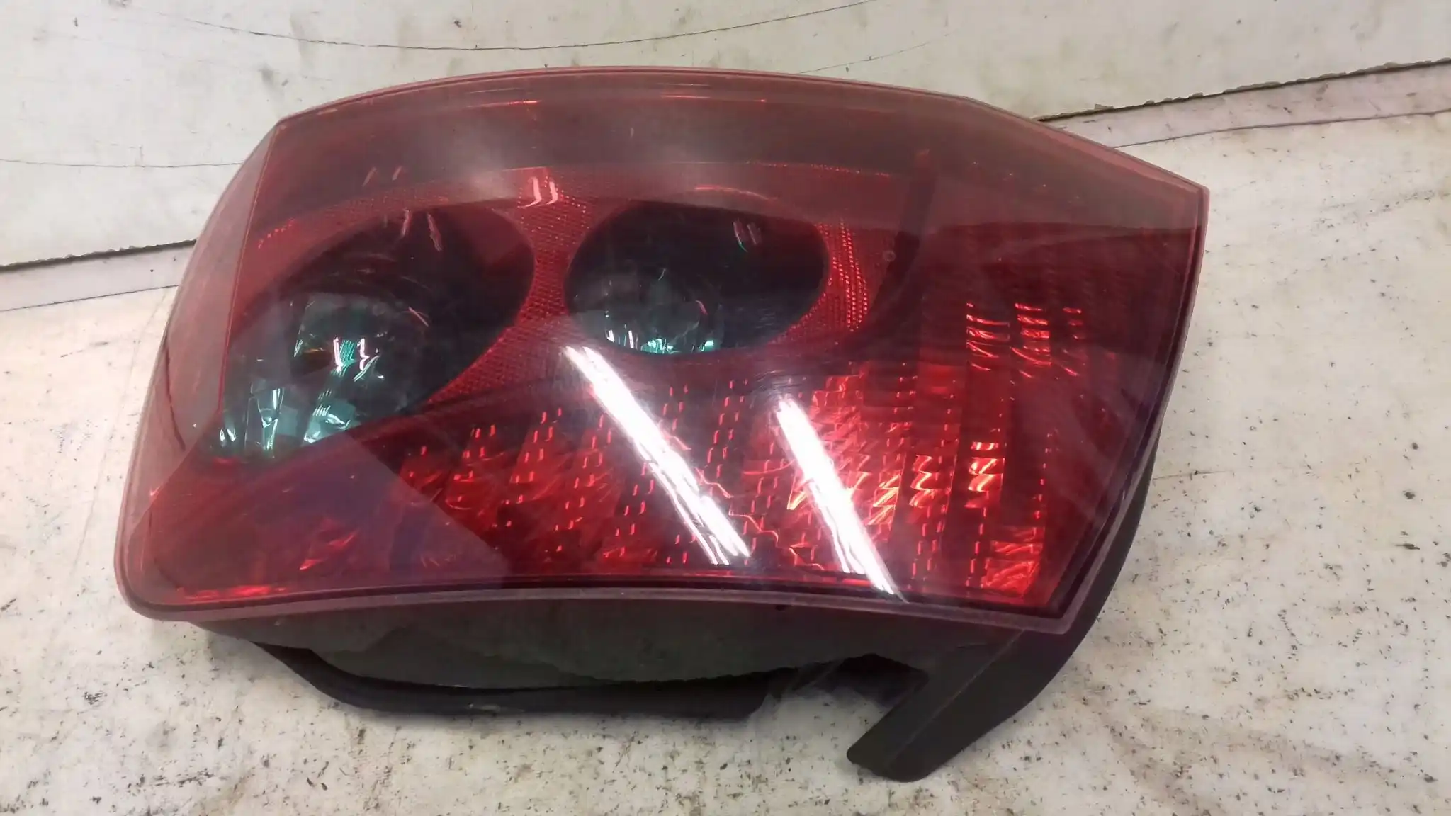 LAMPA PRAWY TYŁ TYLNA PEUGEOT 407 SEDAN 04-08