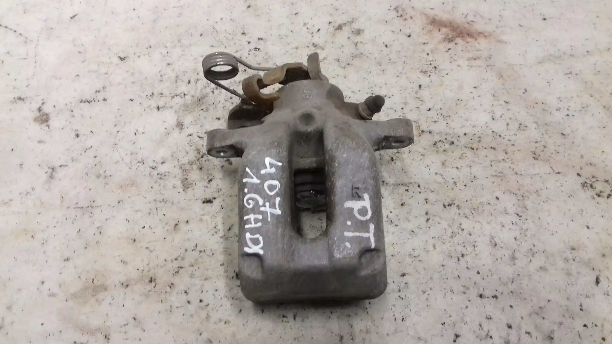 ZACISK HAMULCOWY PRAWY TYŁ PEUGEOT 407 1.6 HDI 04-