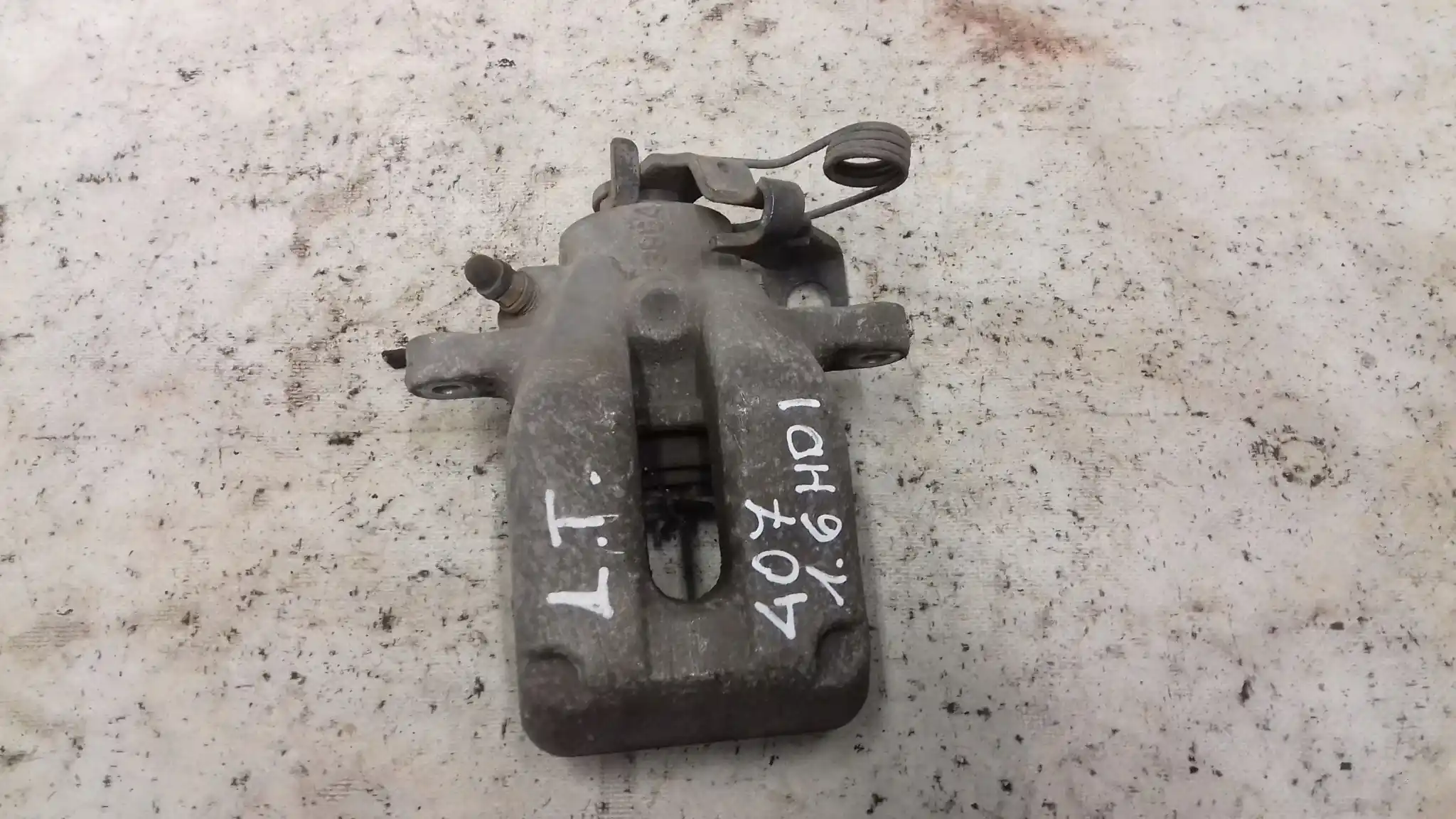 ZACISK HAMULCOWY LEWY TYŁ PEUGEOT 407 1.6 HDI 04-
