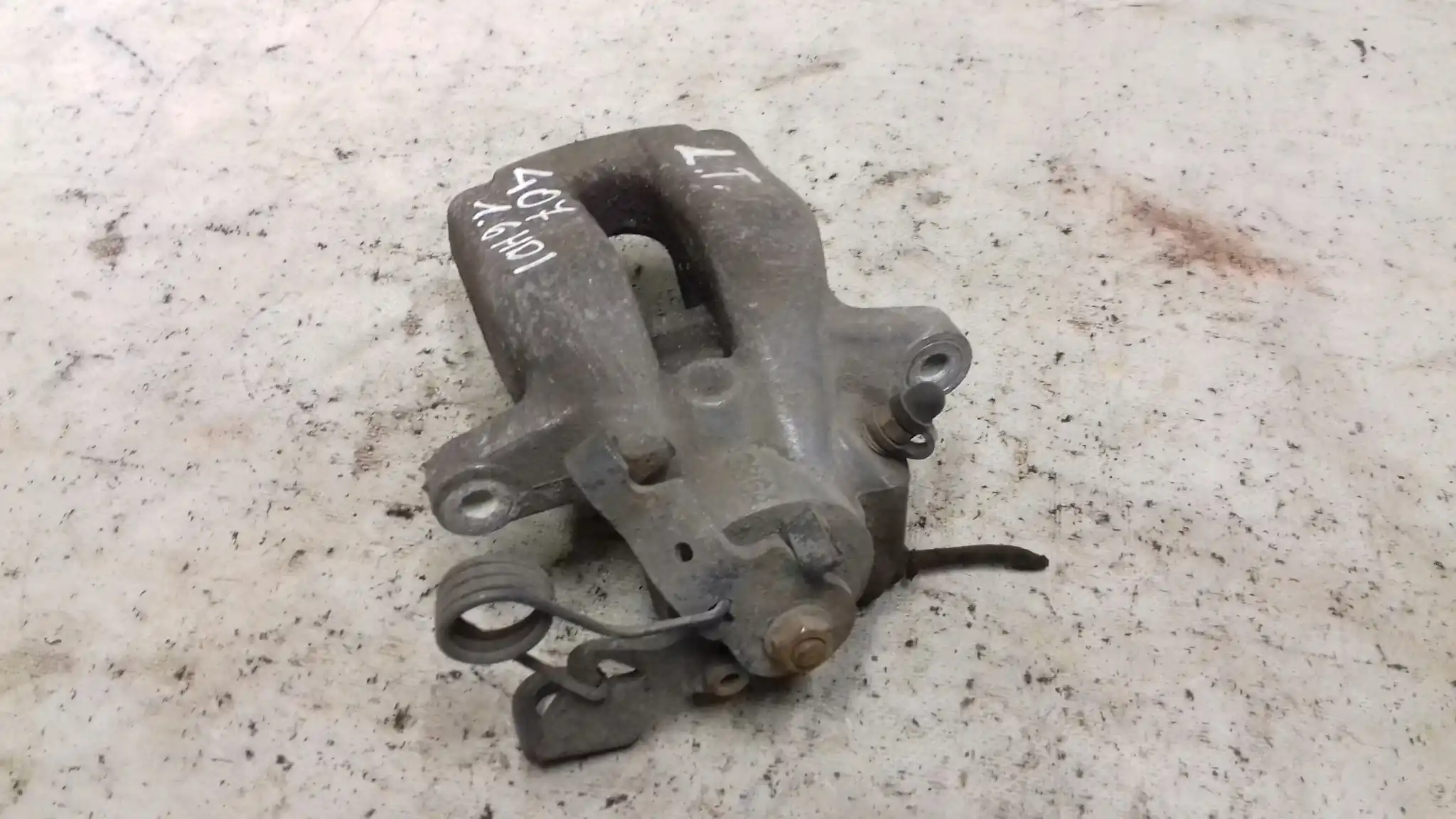 ZACISK HAMULCOWY LEWY TYŁ PEUGEOT 407 1.6 HDI 04-