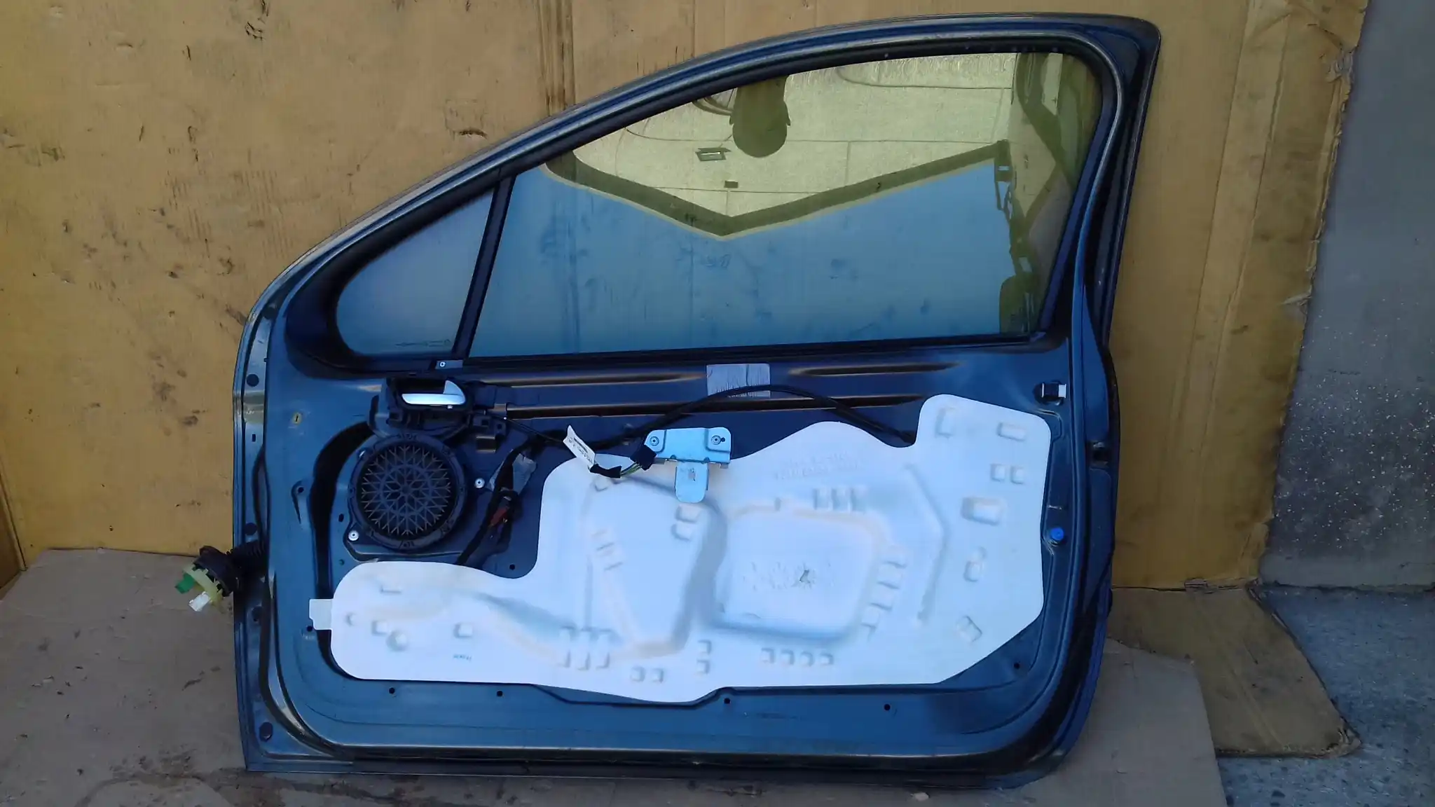 DRZWI PRAWY PRZÓD PRZEDNIE PEUGEOT 207 HB 3D 06- EZQ