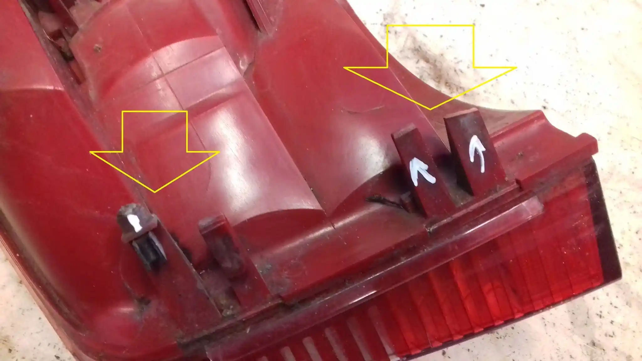 LAMPA LEWY TYŁ TYLNA PEUGEOT 407 SW KOMBI 04-