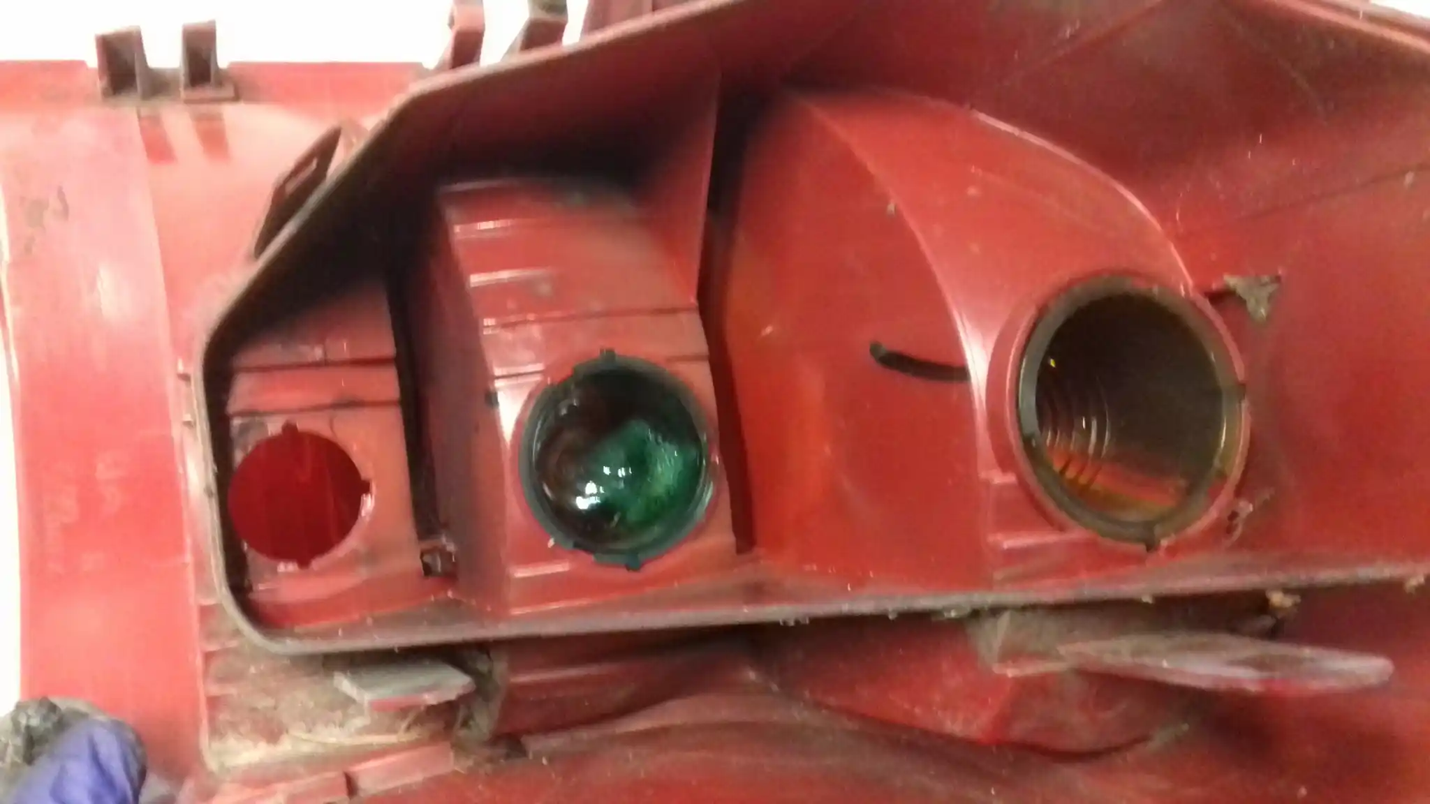 LAMPA LEWY TYŁ TYLNA PEUGEOT 407 SW KOMBI 04-