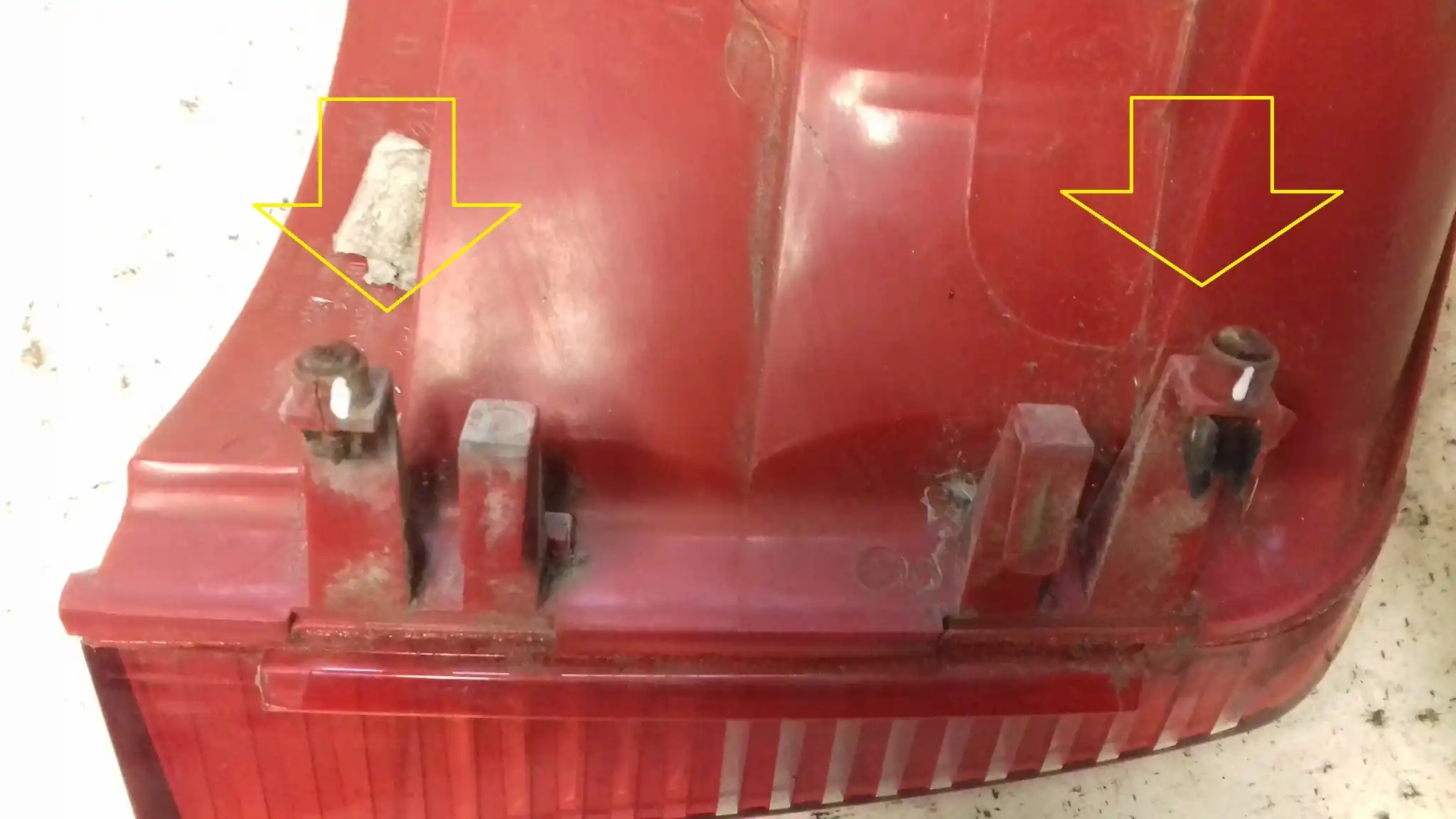 LAMPA PRAWY TYŁ TYLNA PEUGEOT 407 SW KOMBI 04-