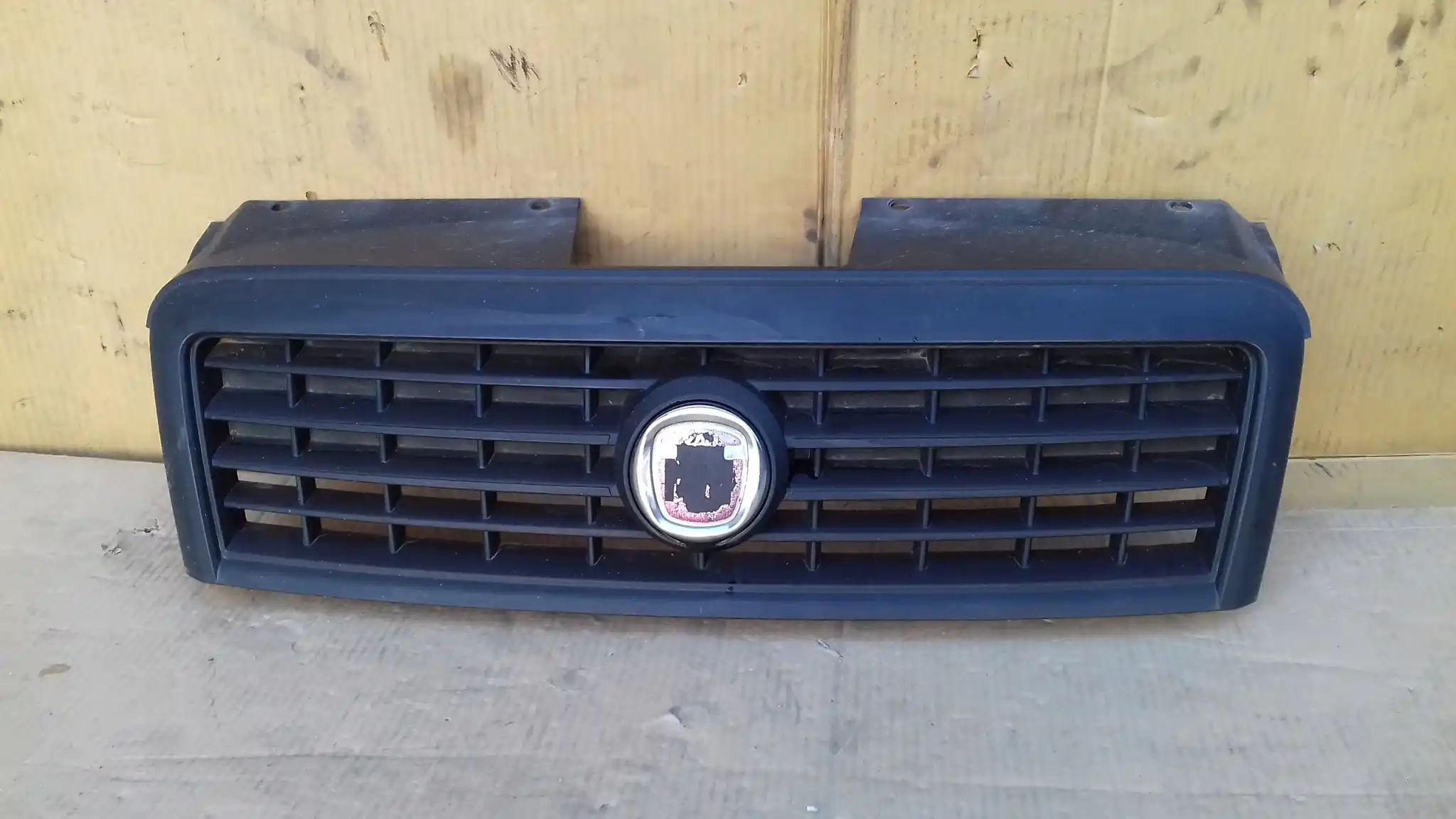 GRILL ATRAPA CHŁODNICY 735395576 FIAT DOBLO I LIFT 04-10