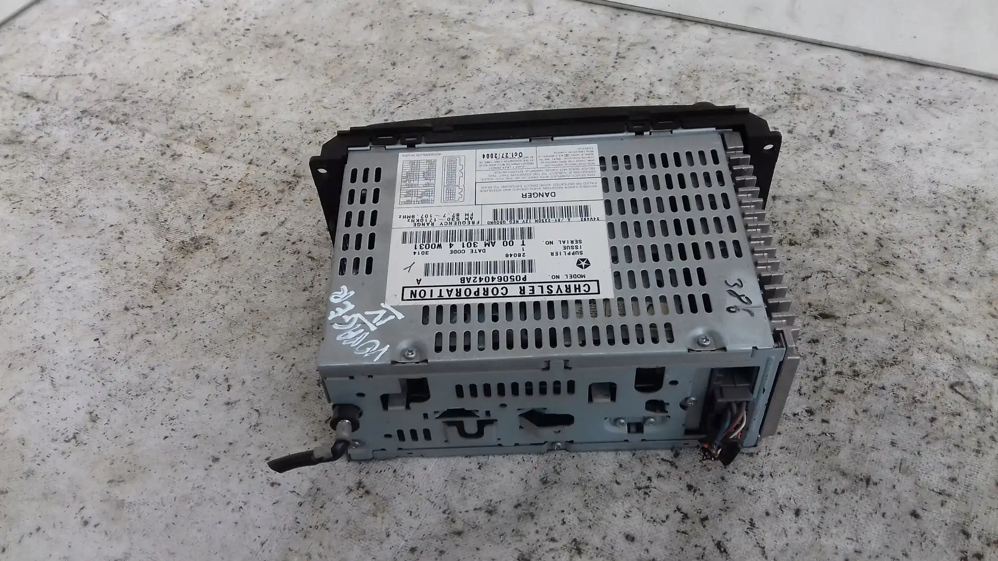 RADIO RADIOODTWARZACZ CD P05064042AB CHRYSLER VOYAGER IV LIFT 05-07