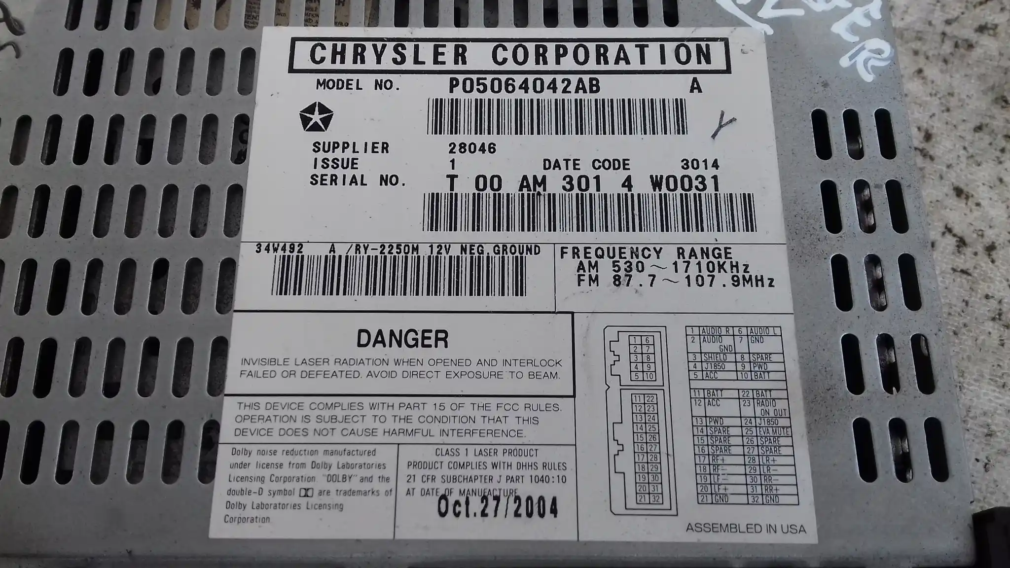 RADIO RADIOODTWARZACZ CD P05064042AB CHRYSLER VOYAGER IV LIFT 05-07