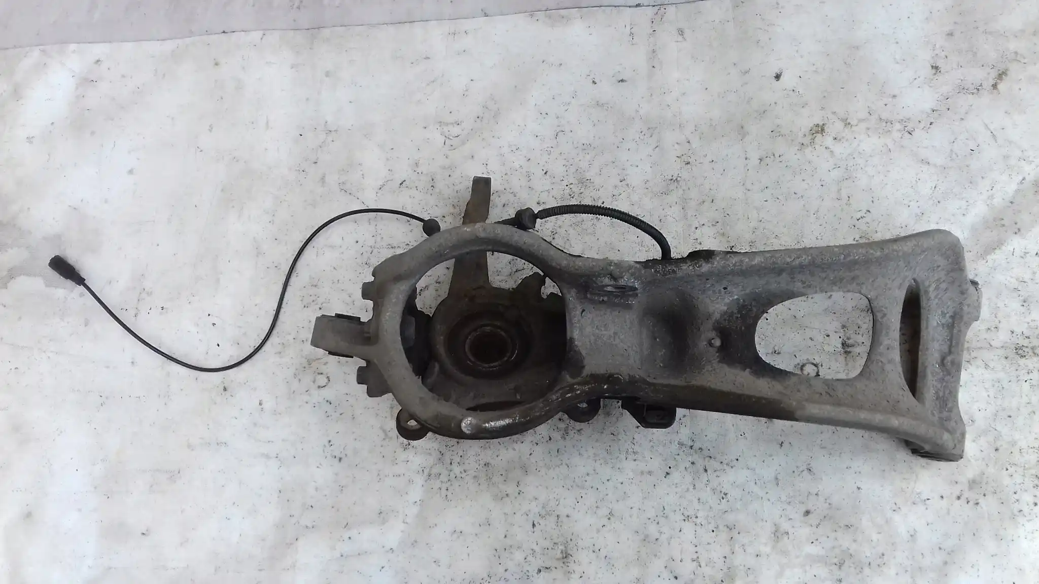 ZWROTNICA PIASTA LEWY PRZÓD PRZEDNIA 28Z PEUGEOT 407 2.0 HDI 04-