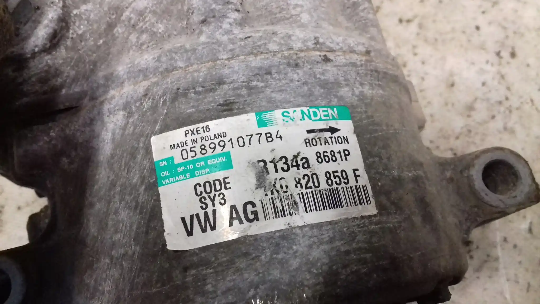 SPRĘŻARKA KOMPRESOR KLIMATYZACJI 1K0820859F SEAT TOLEDO SKODA AUDI VW1.6 8V
