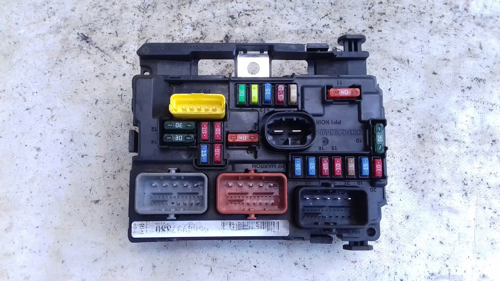 SKRZYNKA BEZPIECZNIKÓW MODUŁ BSM 9664997880 CITROEN C2 03-09