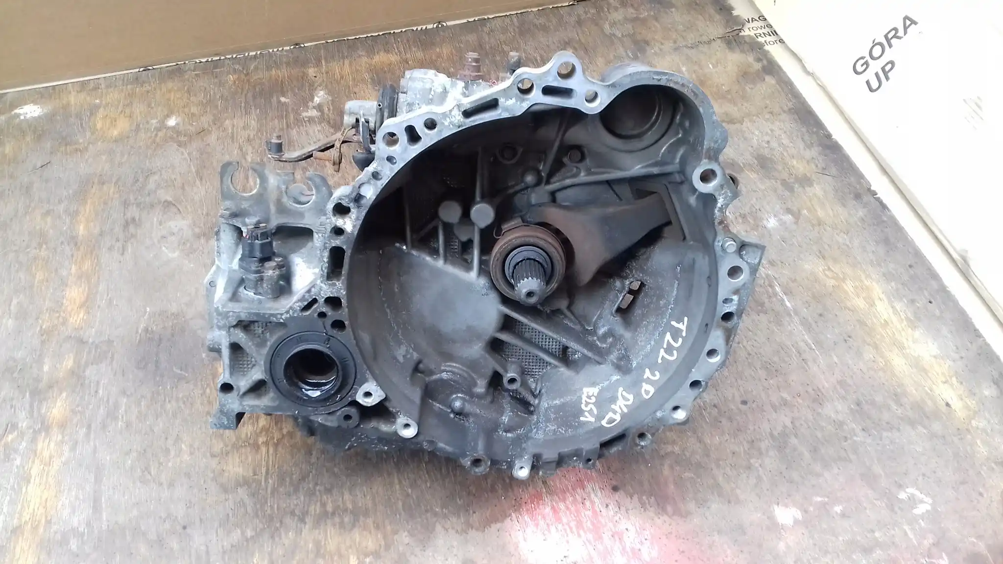 SKRZYNIA BIEGÓW E251 TOYOTA AVENSIS T22 2.0 D4D 97-