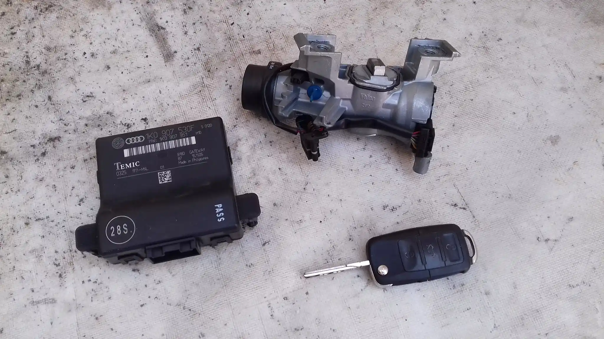 KOMPUTER 06A906033EM 5WP40267 ZESTAW IMMO VW GOLF V 1.6 8V 03-
