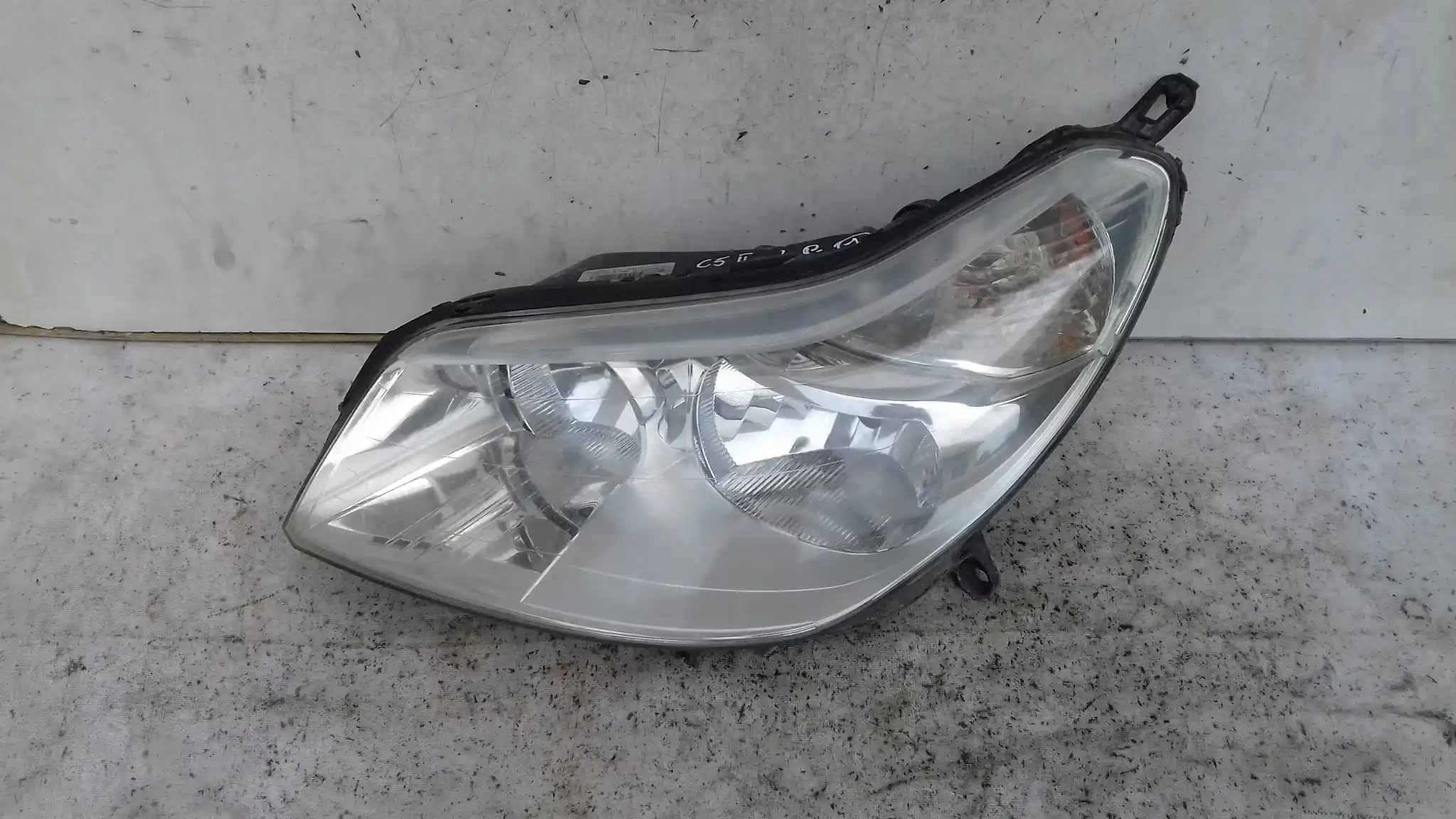 LAMPA LEWY PRZÓD PRZEDNIA 9650055980 CITROEN C5 II 04-08