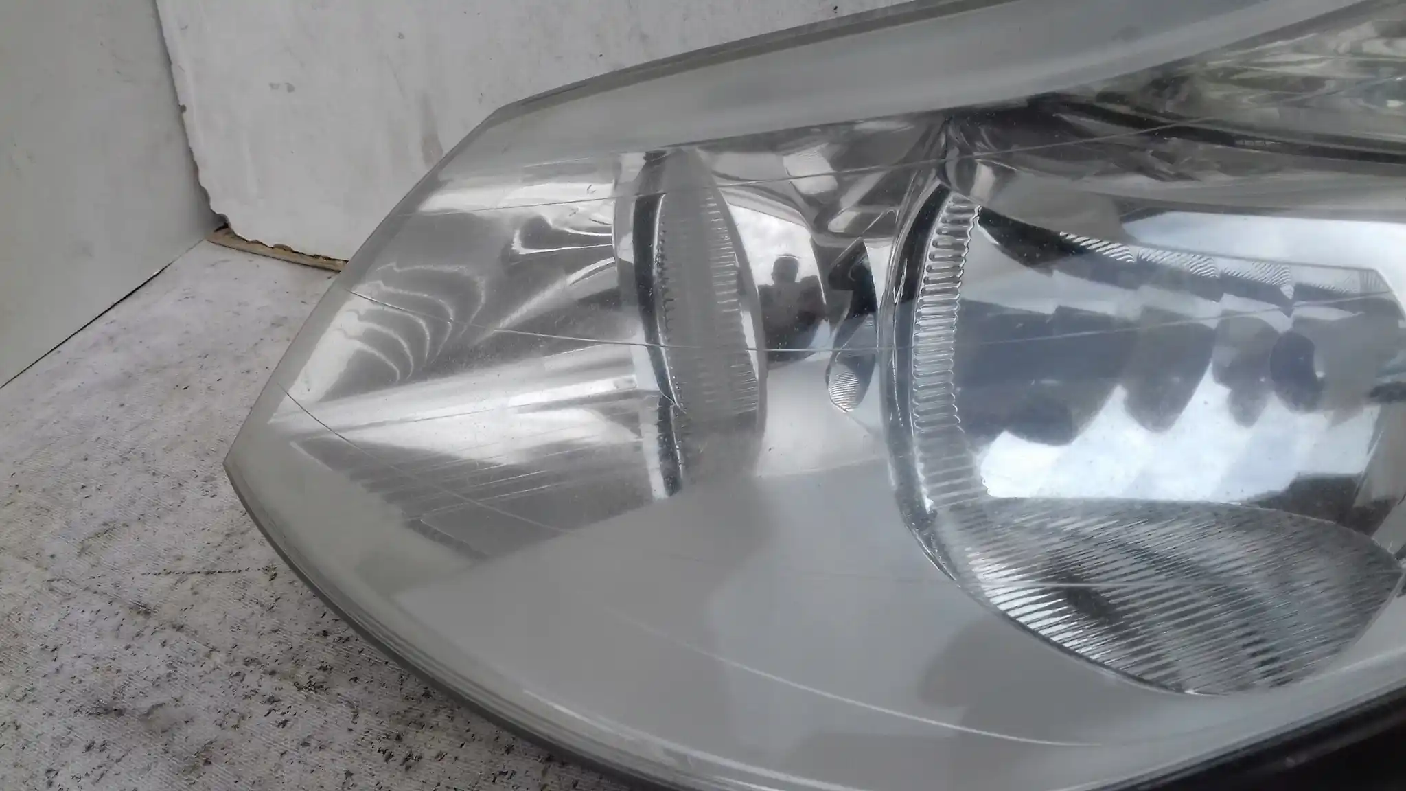 LAMPA LEWY PRZÓD PRZEDNIA 9650055980 CITROEN C5 II 04-08