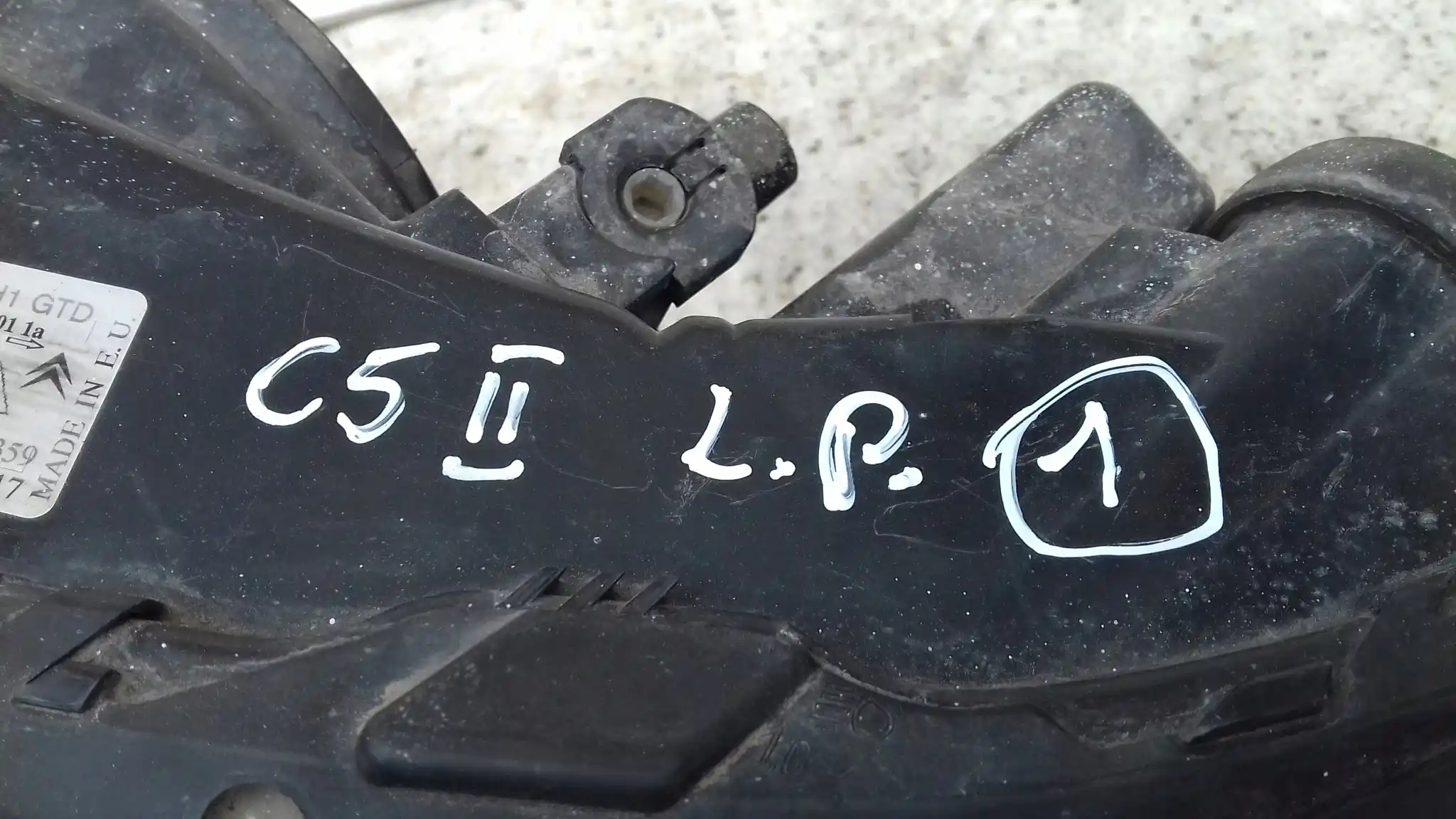 LAMPA LEWY PRZÓD PRZEDNIA 9650055980 CITROEN C5 II 04-08