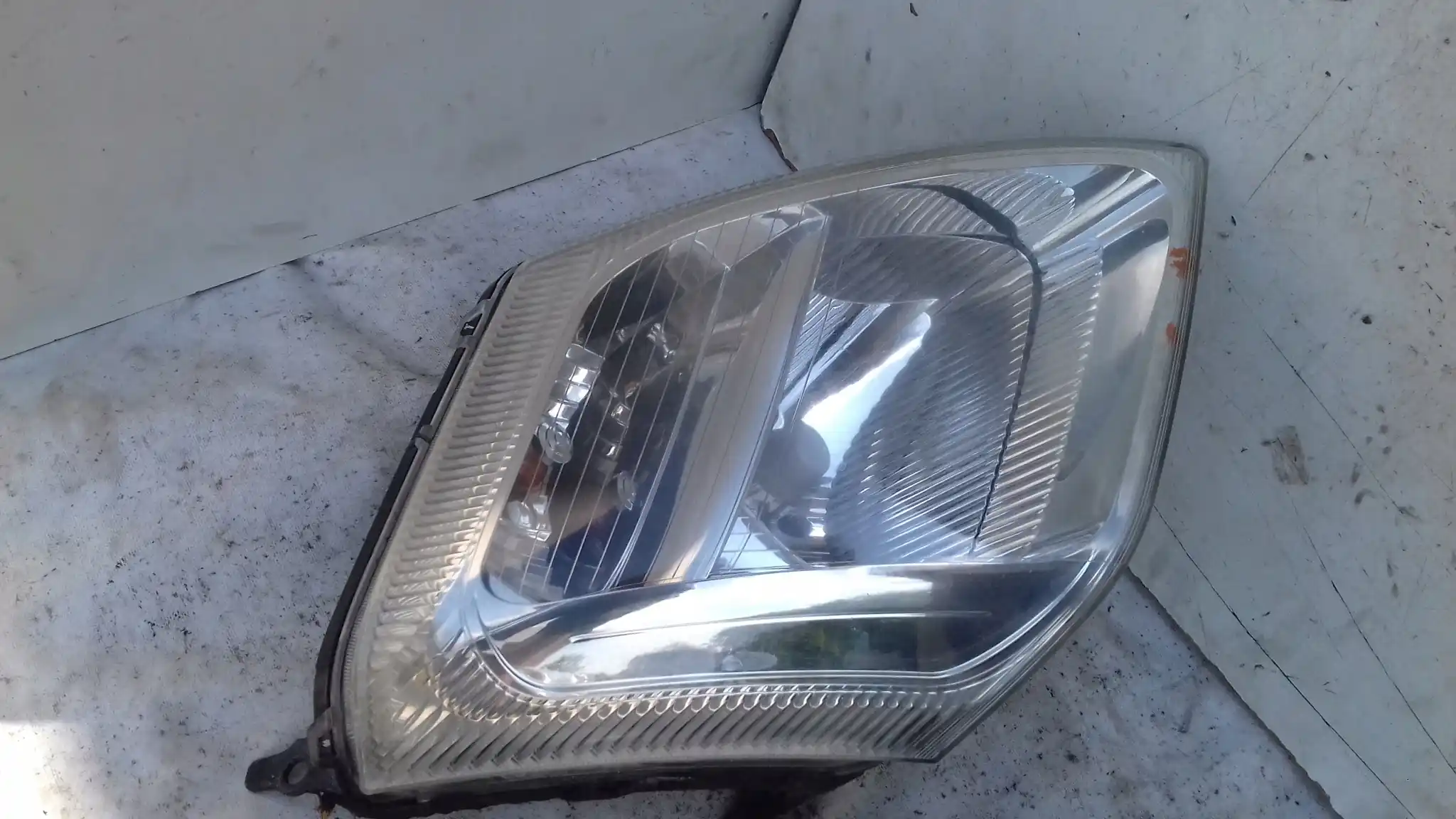 LAMPA PRAWY PRZÓD PRZEDNIA CITROEN C2 03-09