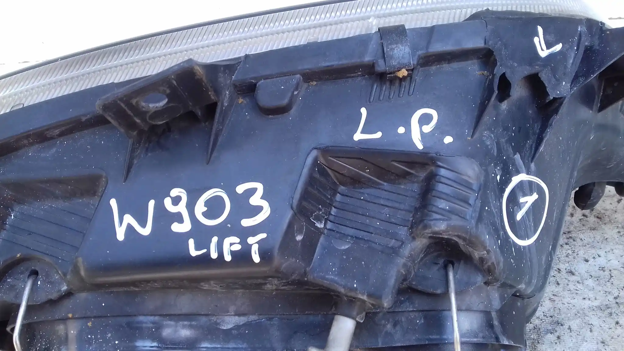 LAMPA LEWY PRZÓD PRZEDNIA MERCEDES SPRINTER W903 LIFT
